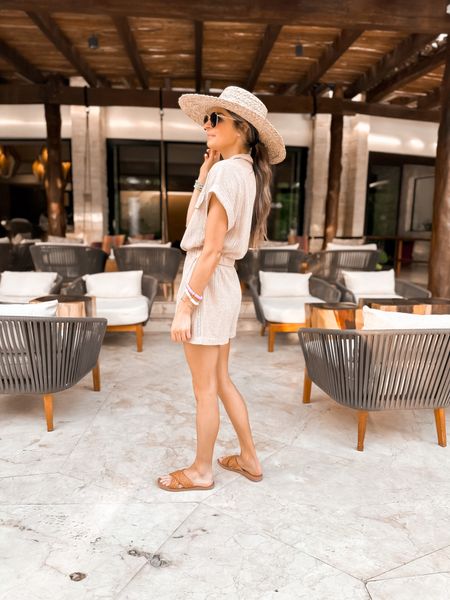 Is she going on a Safari or just heading to the pool? 

#LTKunder100 #LTKstyletip #LTKSeasonal