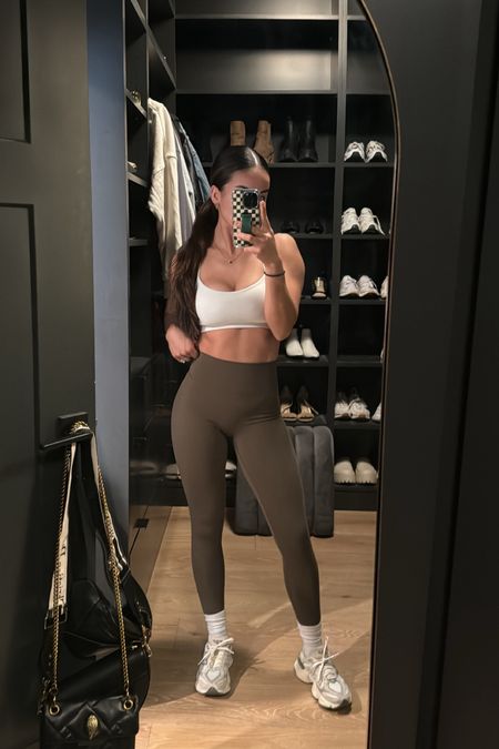 These leggings might be in my all time favorite shade of brown 🤎  