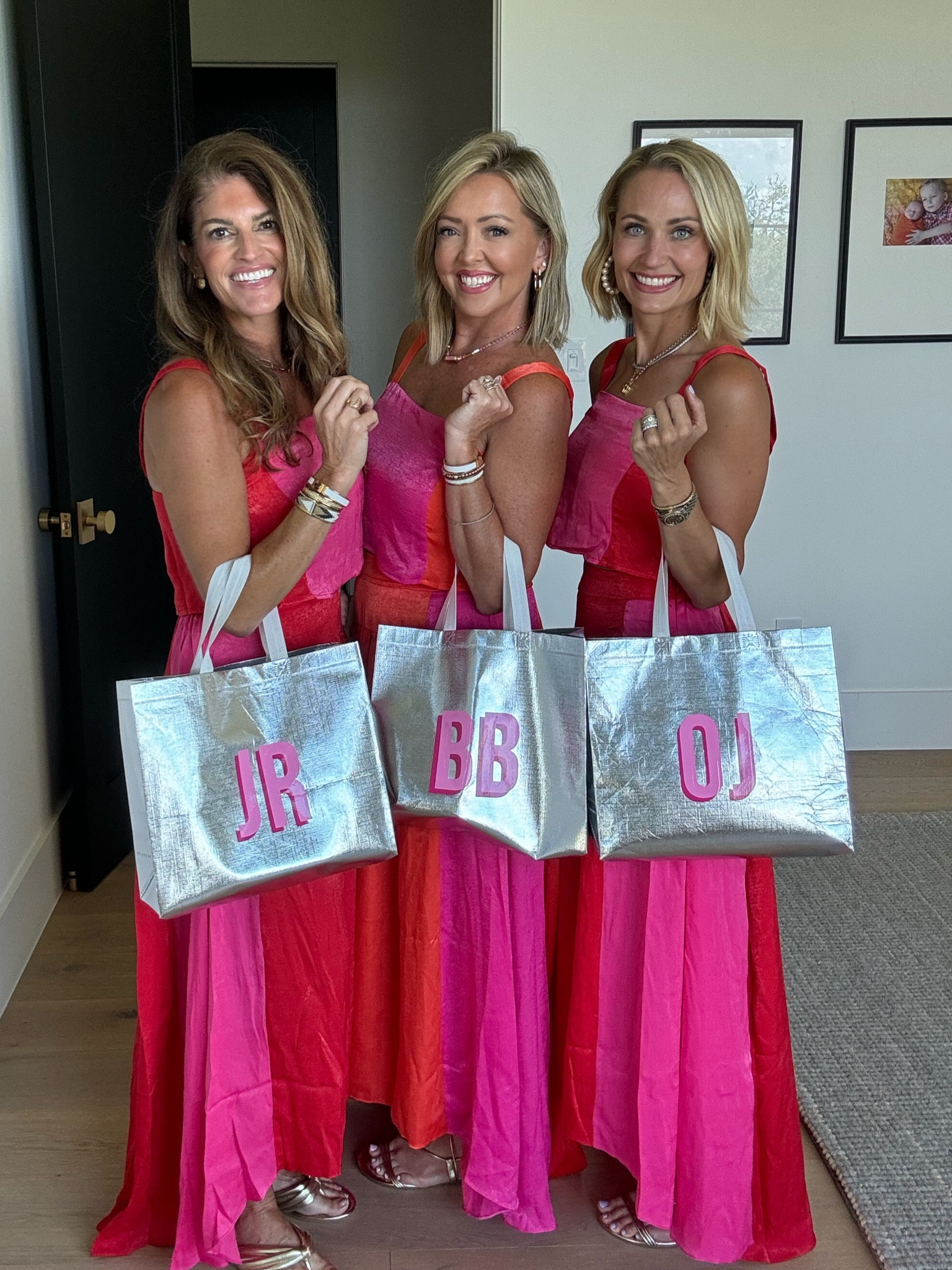 Beach ready! Love this set and the price! Runs TTS