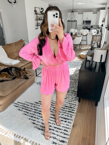 Pink Outfit 💕🌸🎀

Set — small

pink fashion finds | pink spring look | spring outfits | spring fashion | amazon fashion finds | affordable fashion | date night outfit | girls night out outfit | strappy heeled sandals | pink matching set | dressy matching set 



#LTKfindsunder100 #LTKshoecrush #LTKfindsunder50