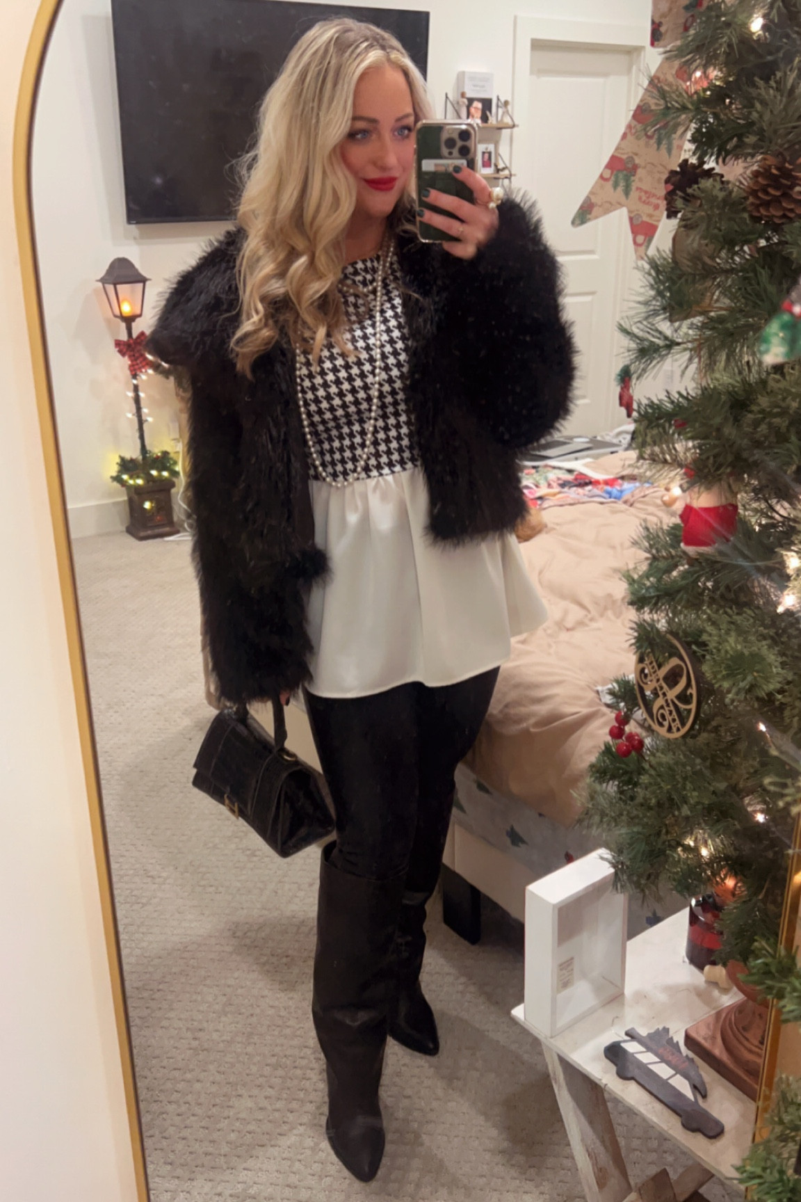 ♠️🖤♣️

#LTKShoeCrush #LTKFindsUnder100 #LTKSeasonal