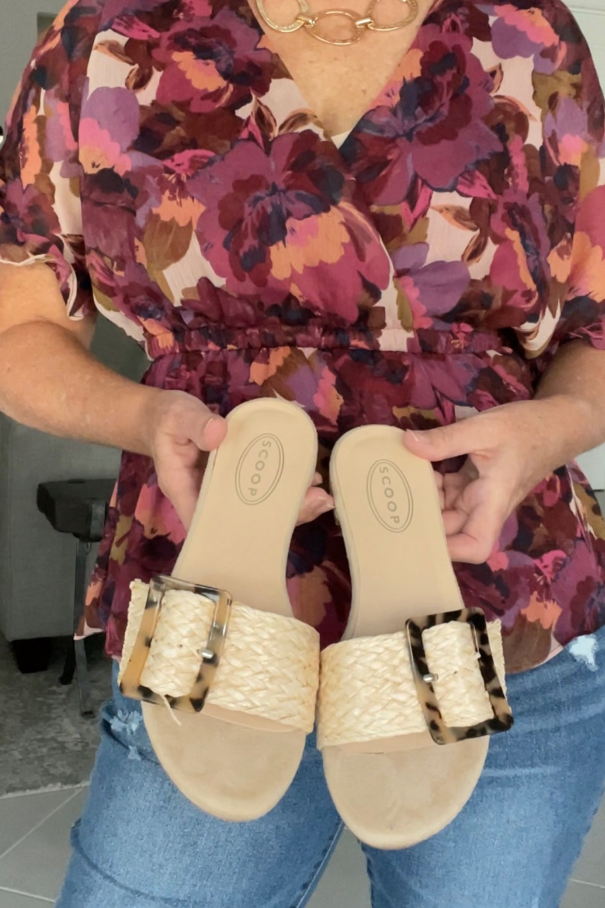 #WalmartPartner. Buckles are in this fall and this slide is a perfect fit for a dresser look  from @Walmart if you are still living in the warmer weather or to pack for your next vacation 

#LTKfindsunder50