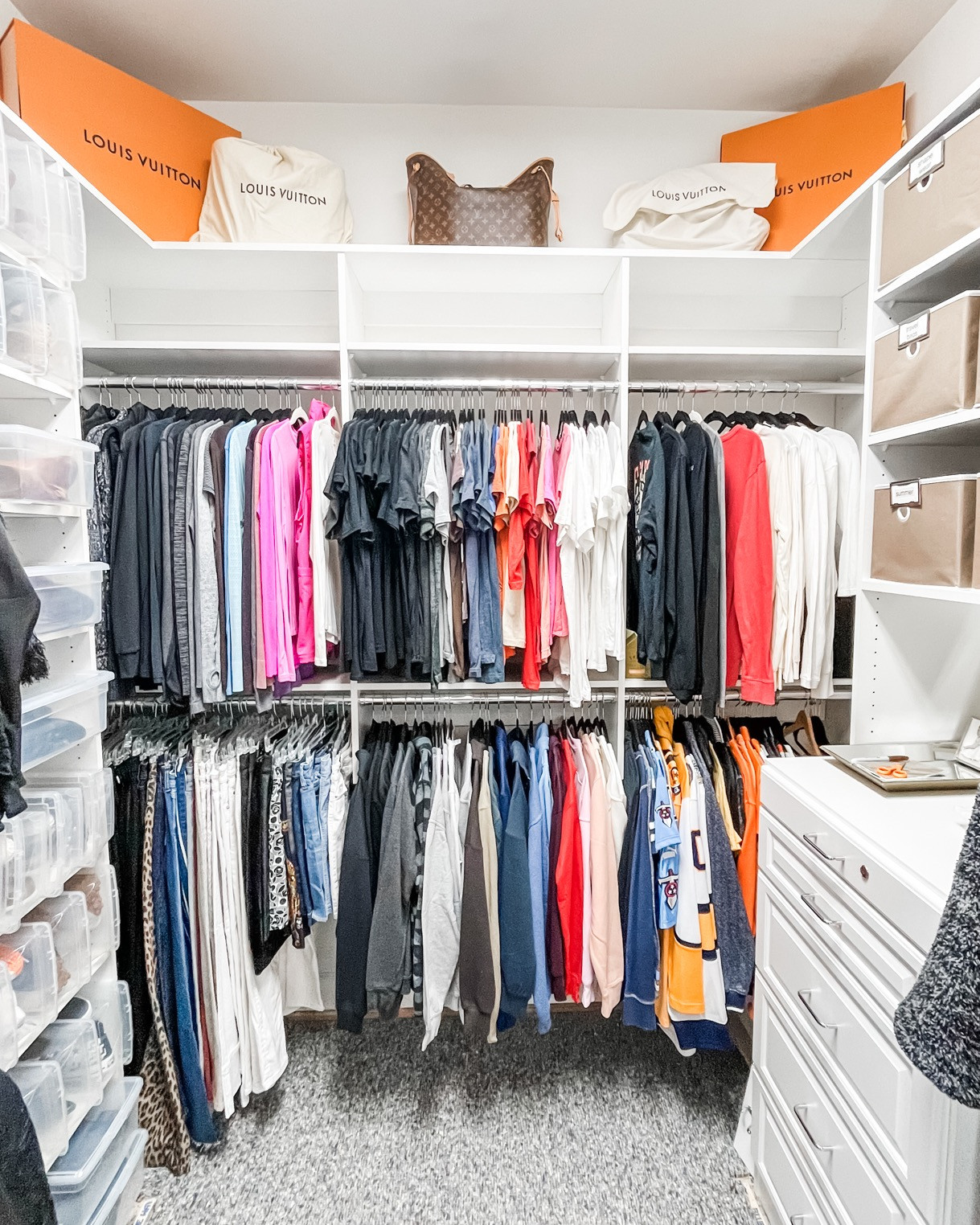 So bright, so cheerful, so organized! 🙌 

 