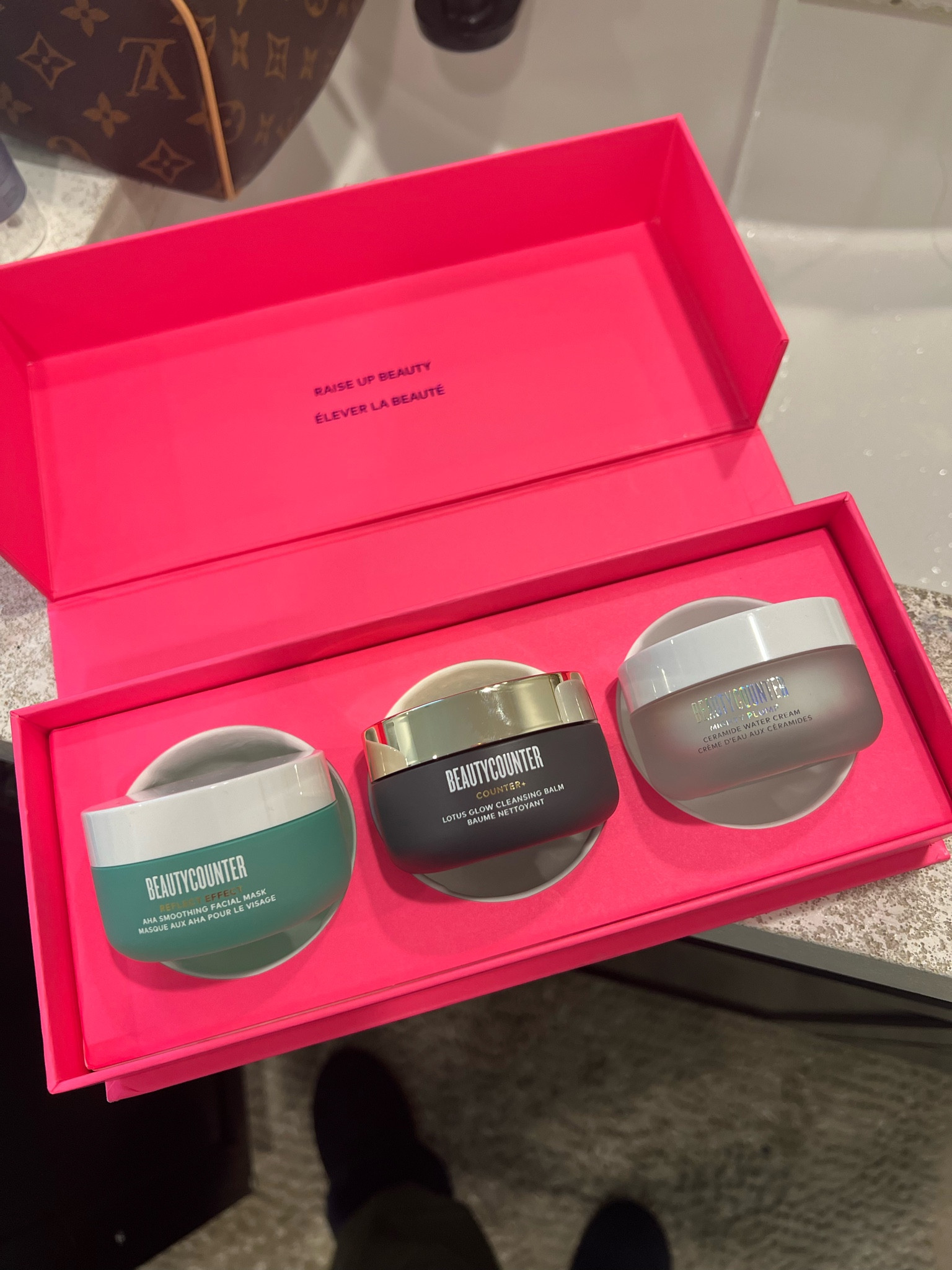 New beauty counter gift sets for the holidays! So cute and makes a great gift for your loved one who love clean skin! 

#LTKHoliday #LTKGiftGuide #LTKSeasonal