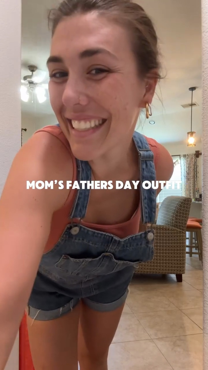 Decided to go simple today- making homemade fig bars (like I pulled the figs off the tree this morning) has me feeling like farmer Rachel! 👩🏻‍🌾
Comment OVERALLS and I’ll send you the deets to my outfit!
•
•
•
•
#rachonlife #momlife #stayathomemom #sahm #sahmlife #yesmom #toddlermom #momofboth #momoftwo #girlmom #millennialmom #gentleparenting #marriedlife #momoutfit #momoutfits #momstyle