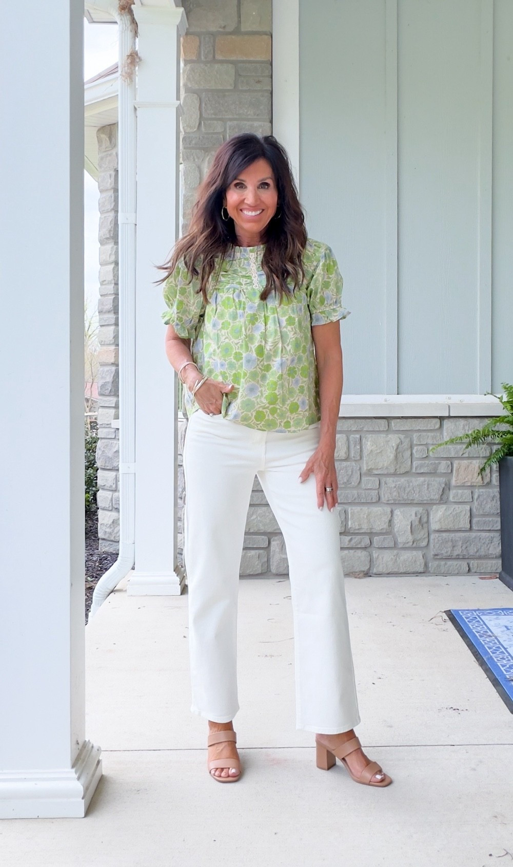 New Arrivals from AVARA

Top - Small
Jeans - 27

#avaraista @Avara 

#LTKSeasonal #LTKOver40