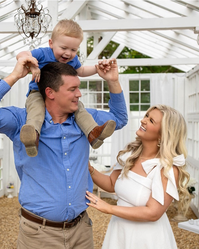 Fam photo session called for the cutest little fit check 🤭✨🤍

#LTKKids #LTKStyleTip #LTKFamily