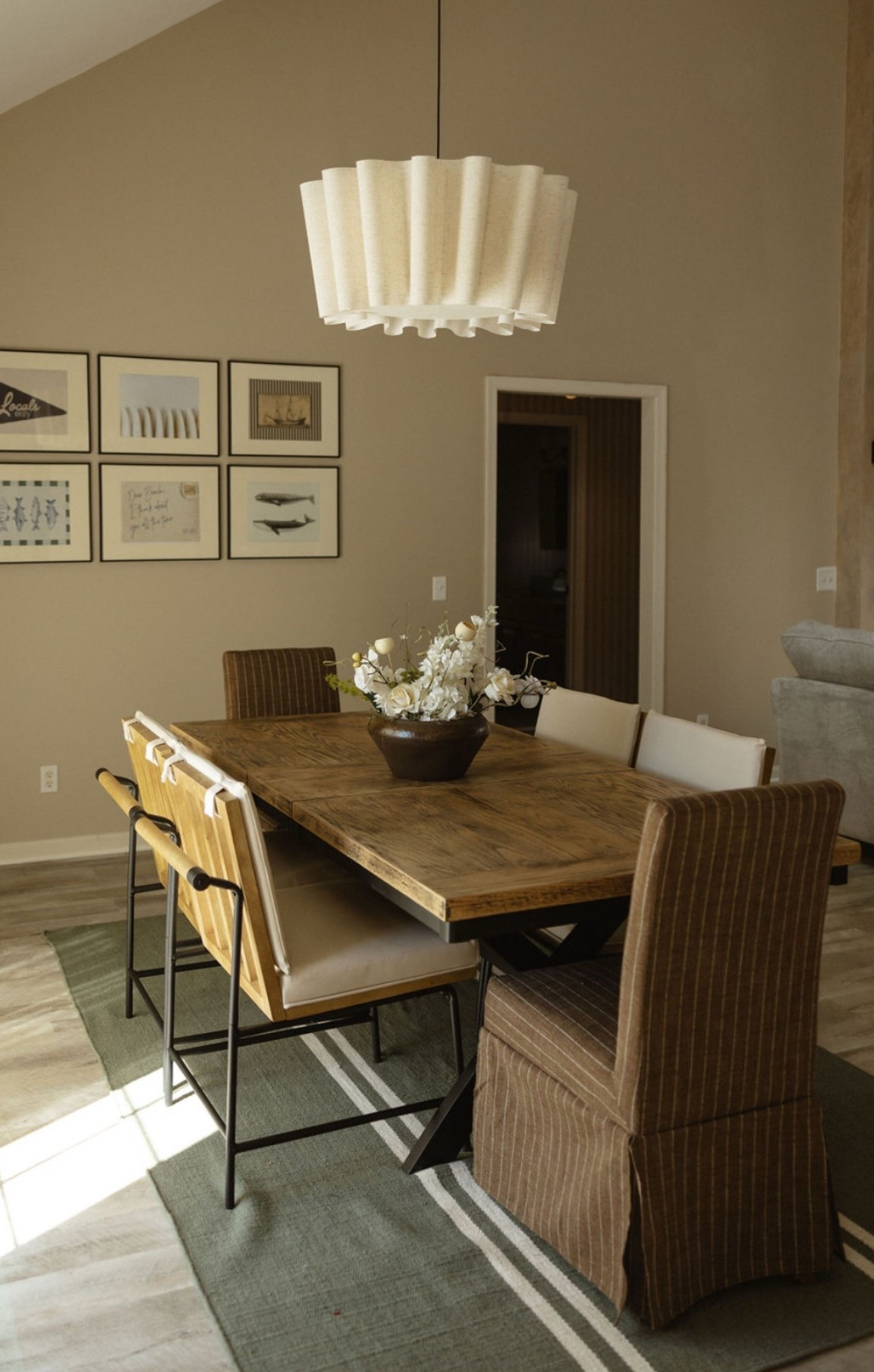 Dining room, dining chairs, area rug, picture frames 

#LTKHome