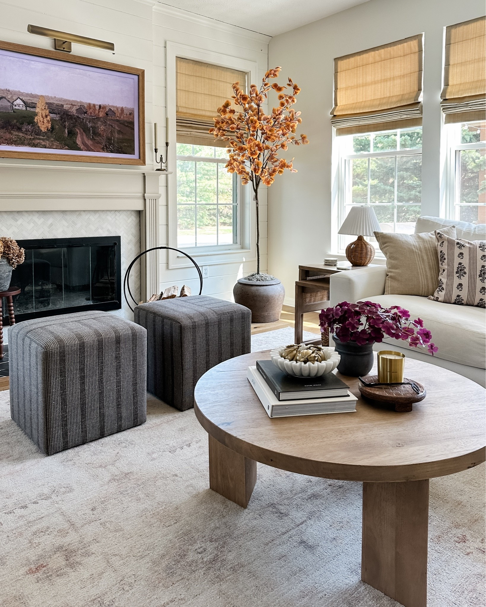 Simple fall living room styling

#LTKHome #LTKSeasonal