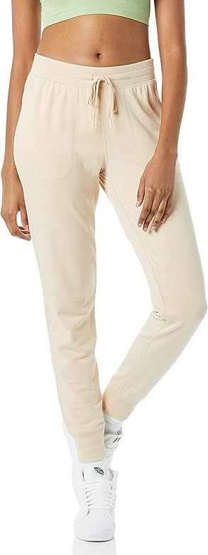 Amazon Essentials Women's Studio Terry Relaxed-Fit Jogger Pant | Amazon (US)