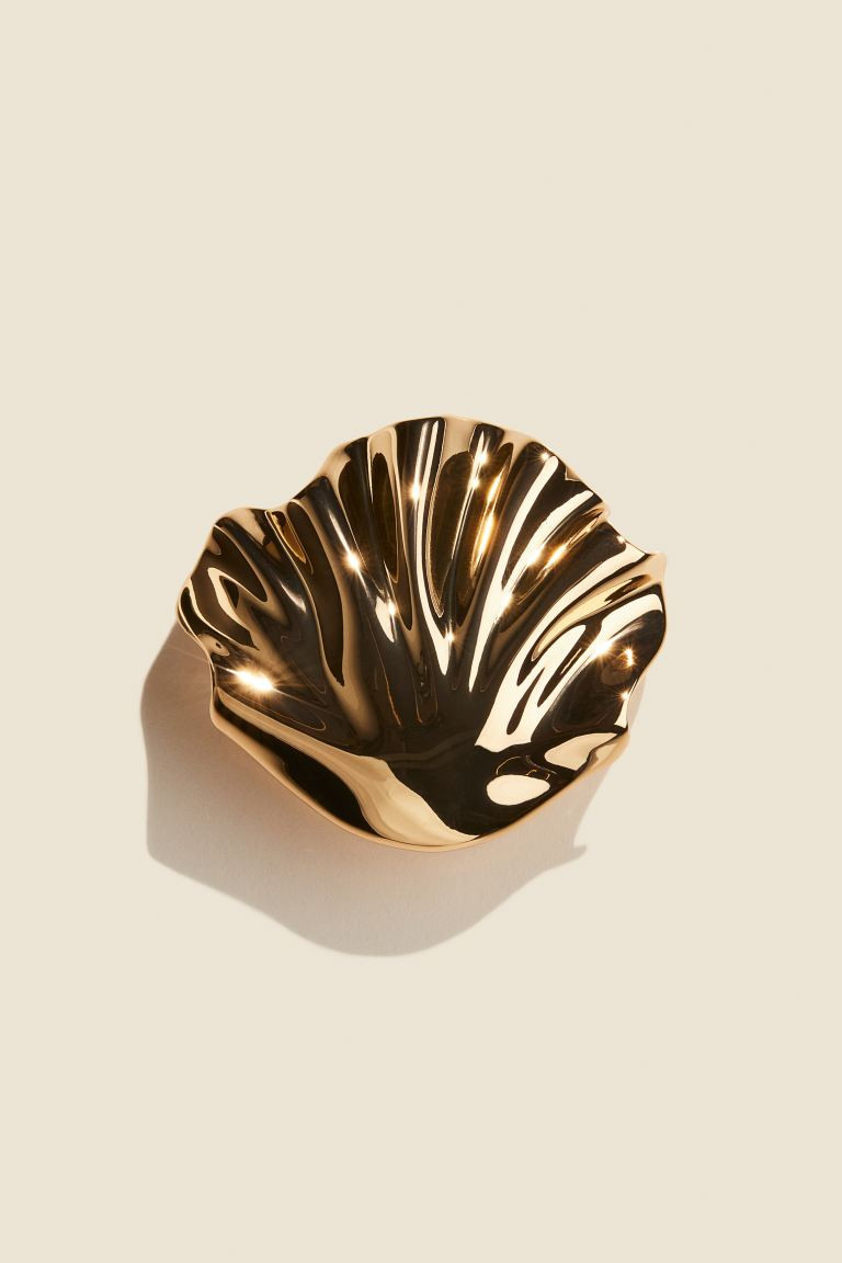 Shell-shaped hair clip - Gold-coloured - Ladies | H&M GB | H&M (UK, MY, IN, SG, PH, TW, HK)