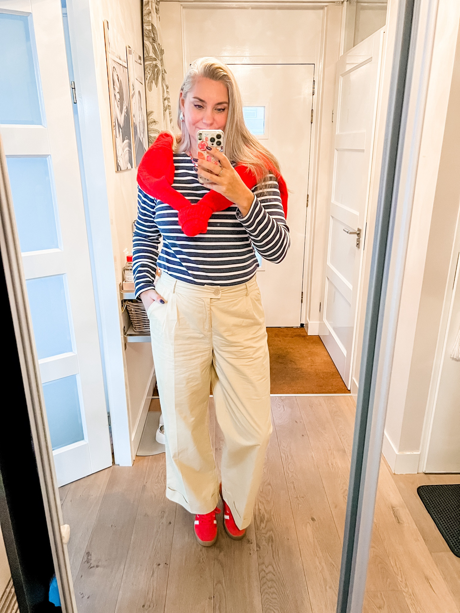Ootd - Monday. Breton striped shirt paired with beige trousers, red suede sneakers and a red cardigan. Blue and red seahorse necklace. 



#LTKeurope #LTKautumn #LTKnederlands