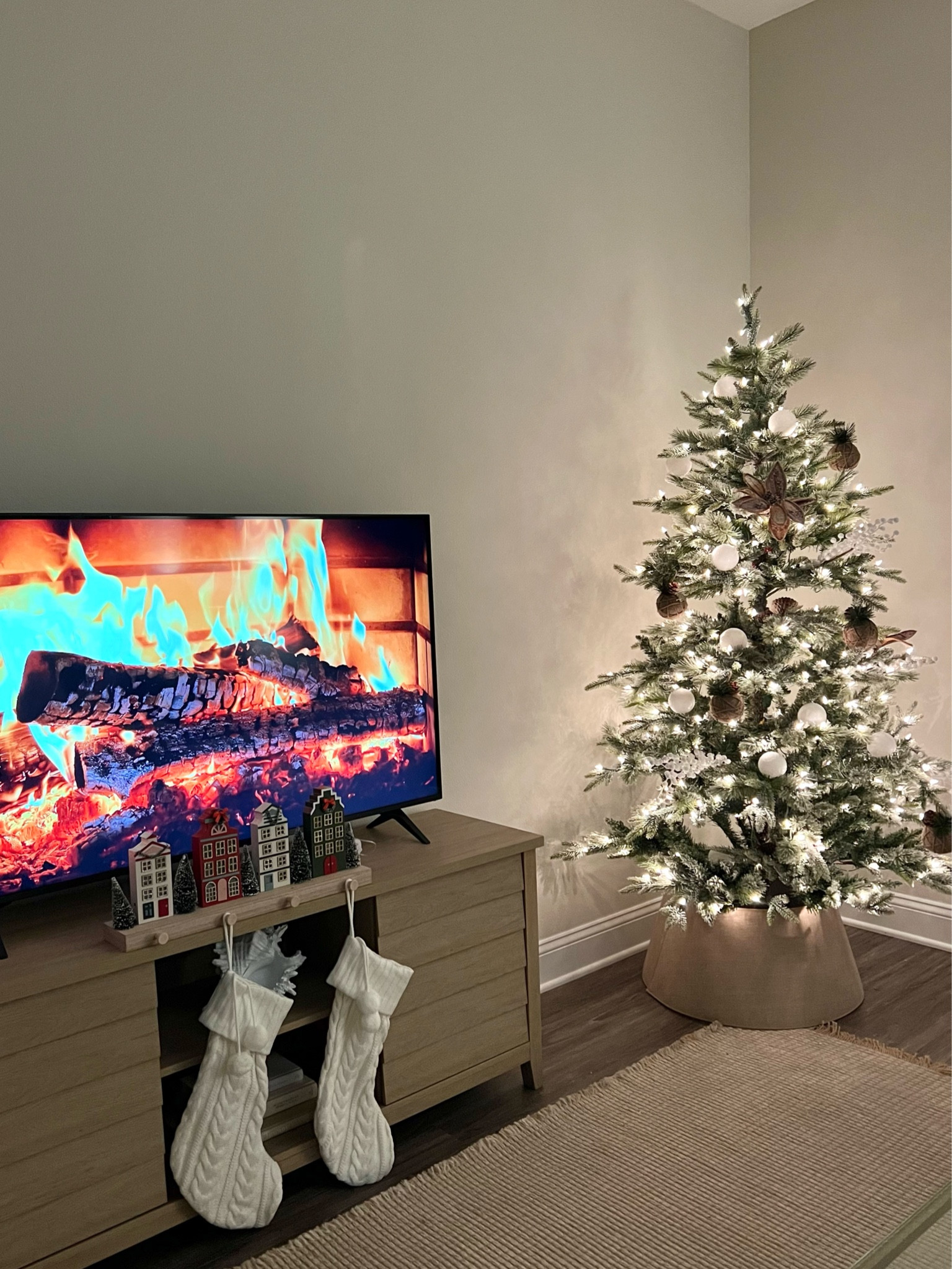 The perfect fake Christmas tree and it’s on sale now!🌲

#LTKSeasonal #LTKHoliday #LTKhome