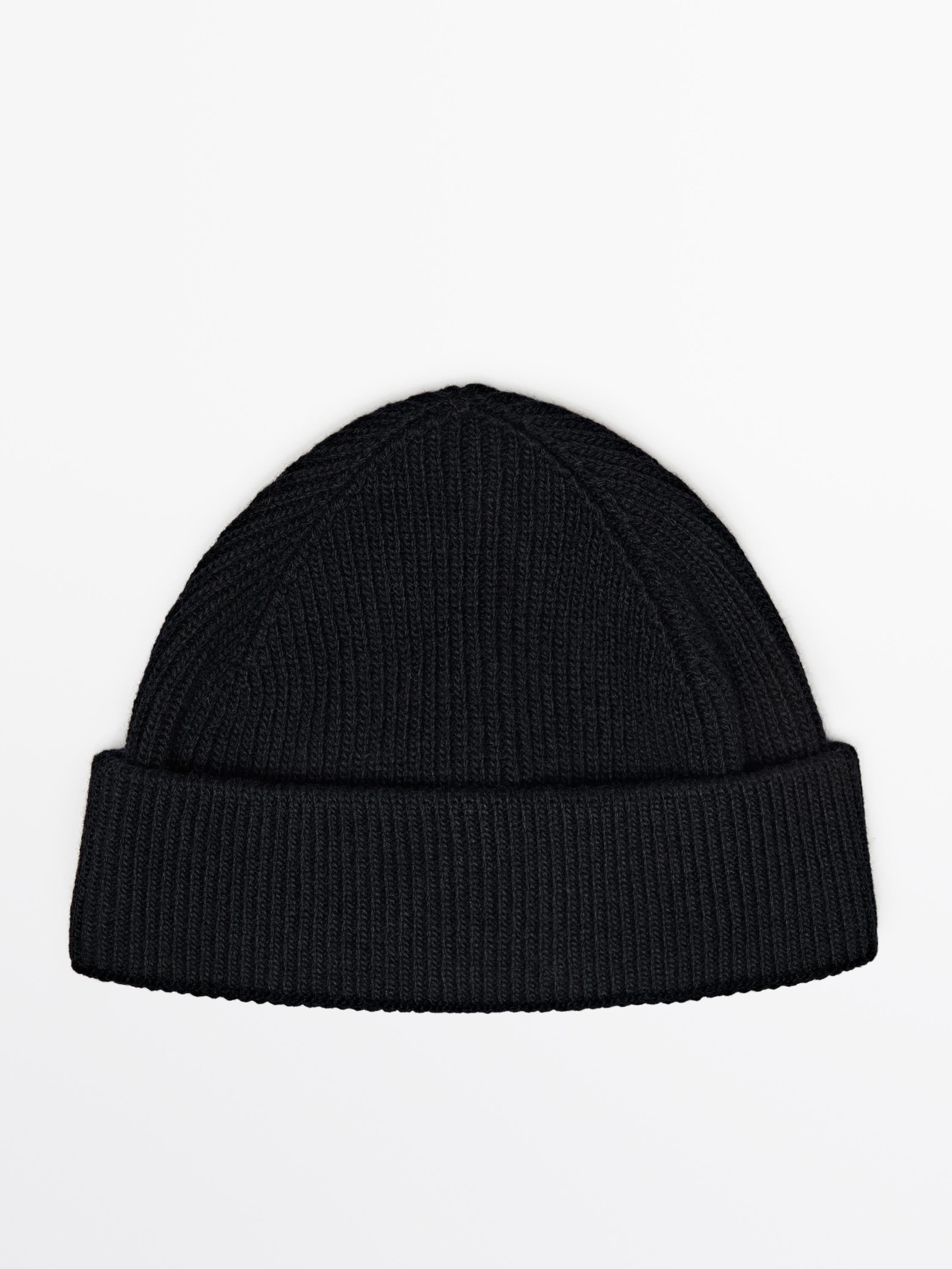 Ribbed beanie with turn-up detail | Massimo Dutti US