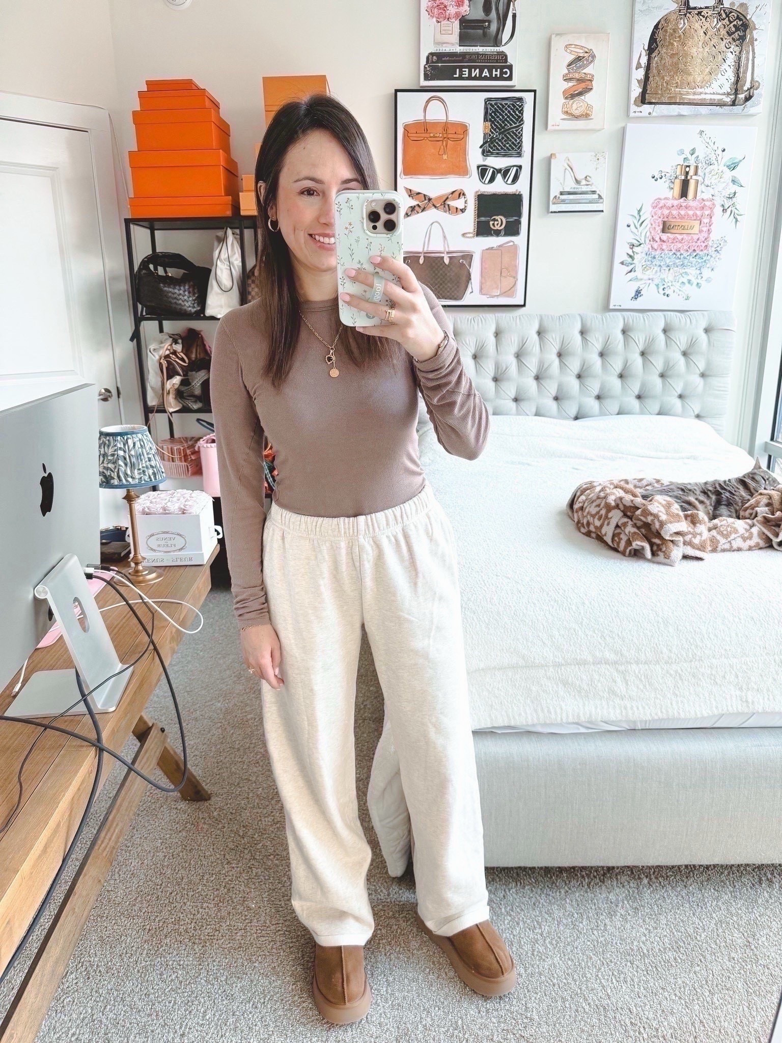 These skims straight leg sweatpants are the best basic sweats I’ve ever tried!!! Wearing xs



#LTKootd #LTKStyleTip #LTKFindsUnder100