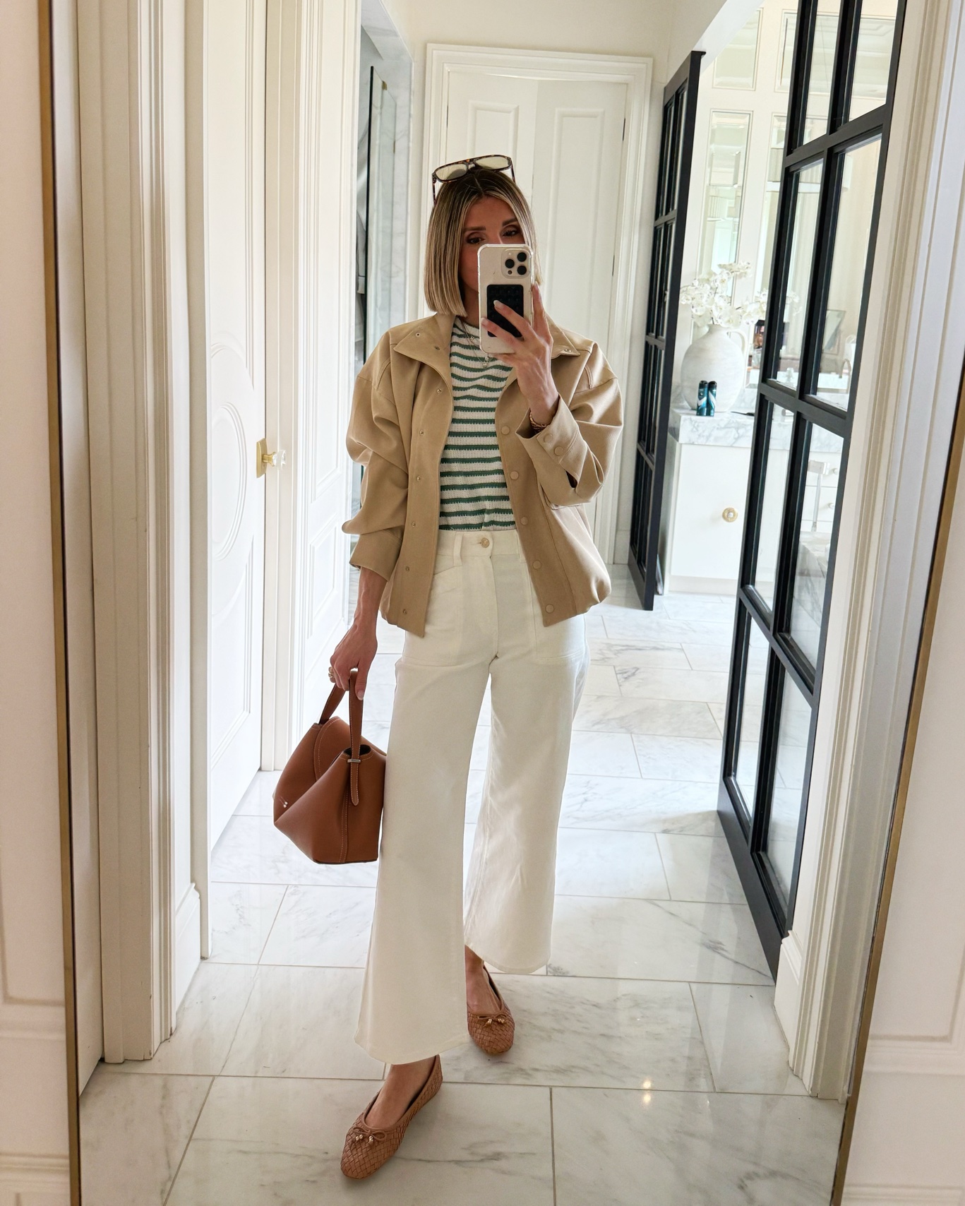 Casual spring summer denim outfit. I'm 5'7 wearing size 25 in my jeans and size small in jacket and top.
