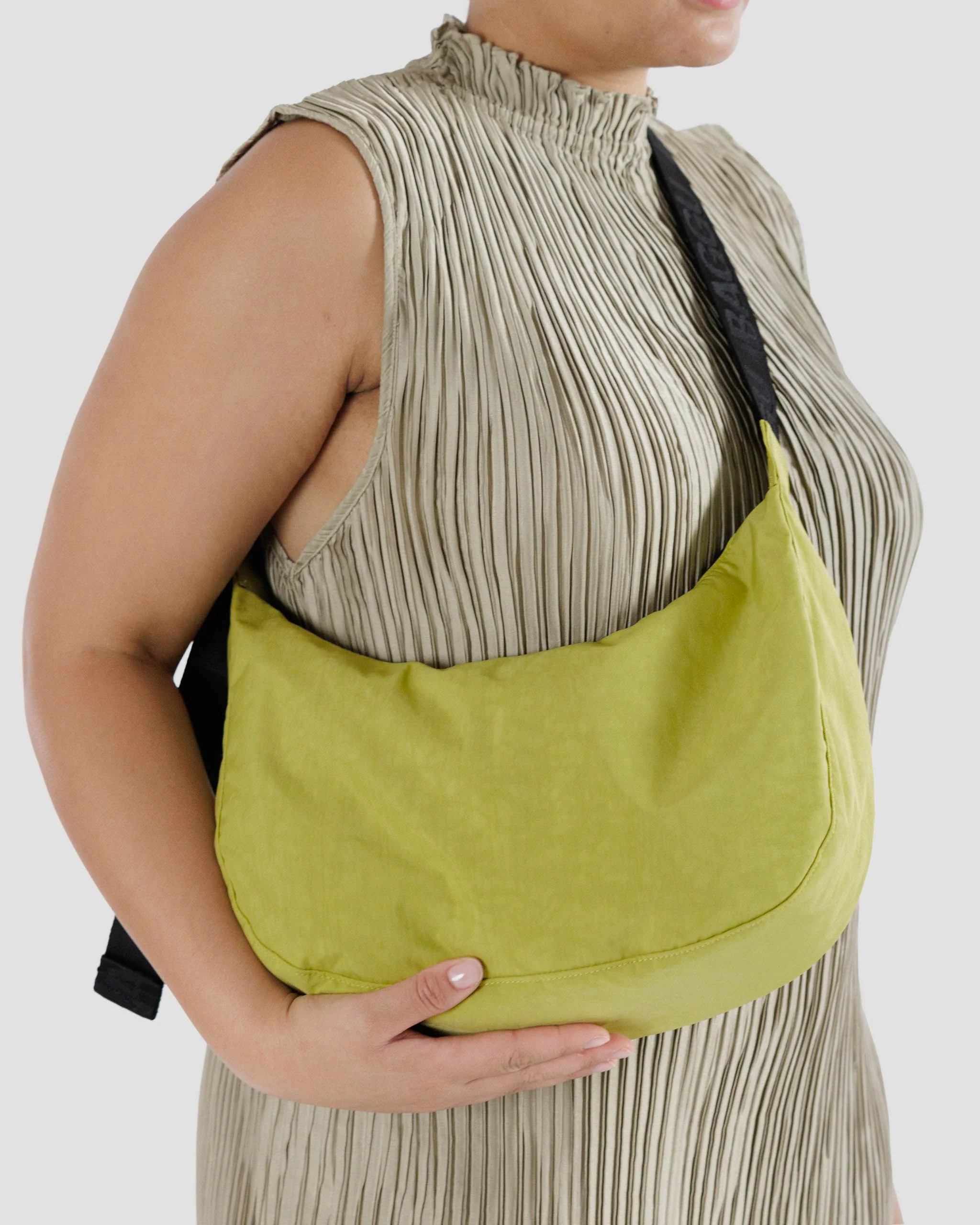 Medium Nylon Crescent Bag | BAGGU