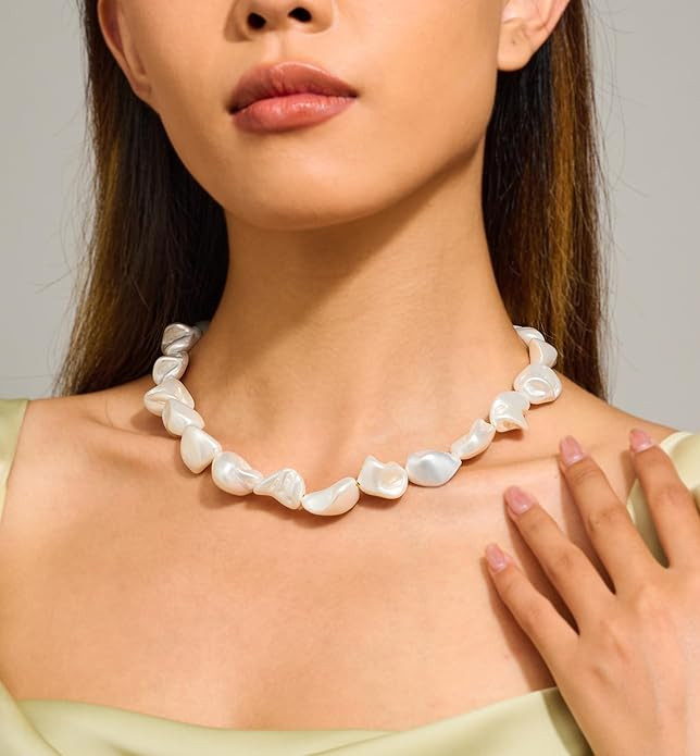 LILIE&WHITE Shell Necklace For Women White Chunky Shell Gemstone Necklace Colorful Summer Beach N... | Amazon (US)