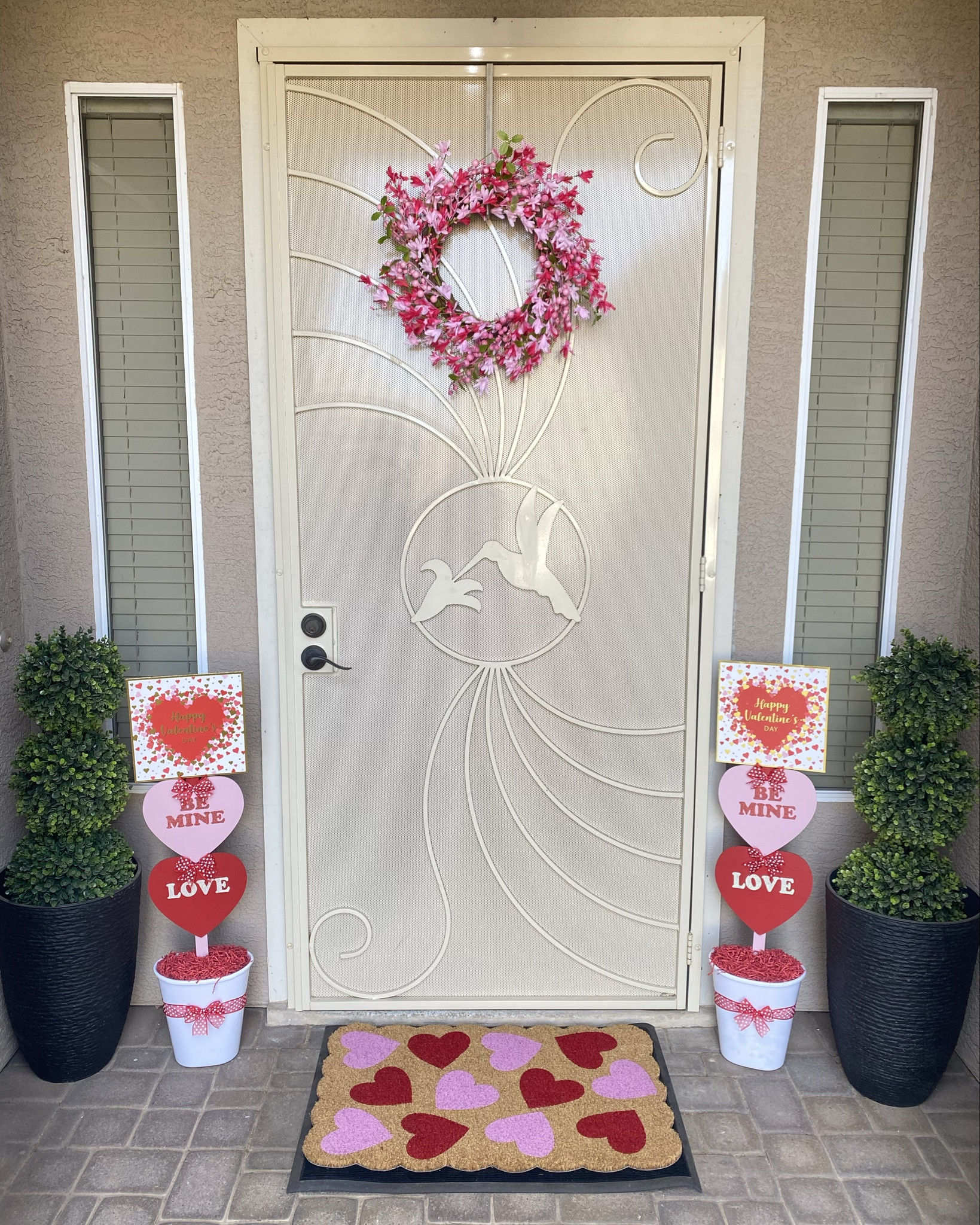 Happy Friday friends!! Decorating my home is my one of my favorite hobbies 🥰

Starting with the front porch and entering our home! I made the signs in the white buckets with items from the Dollar Tree but the other items are linked 😉

Have a great weekend! 🎉🙌💕

#frontporchdecor #valentinesdecor #valentinesfrontporch #welcomehome #valentineshome #entrydoor #decorateforless #heartsdecor #shopforless #decoratingideas 


#LTKFindsUnder50 #LTKSeasonal #LTKHome