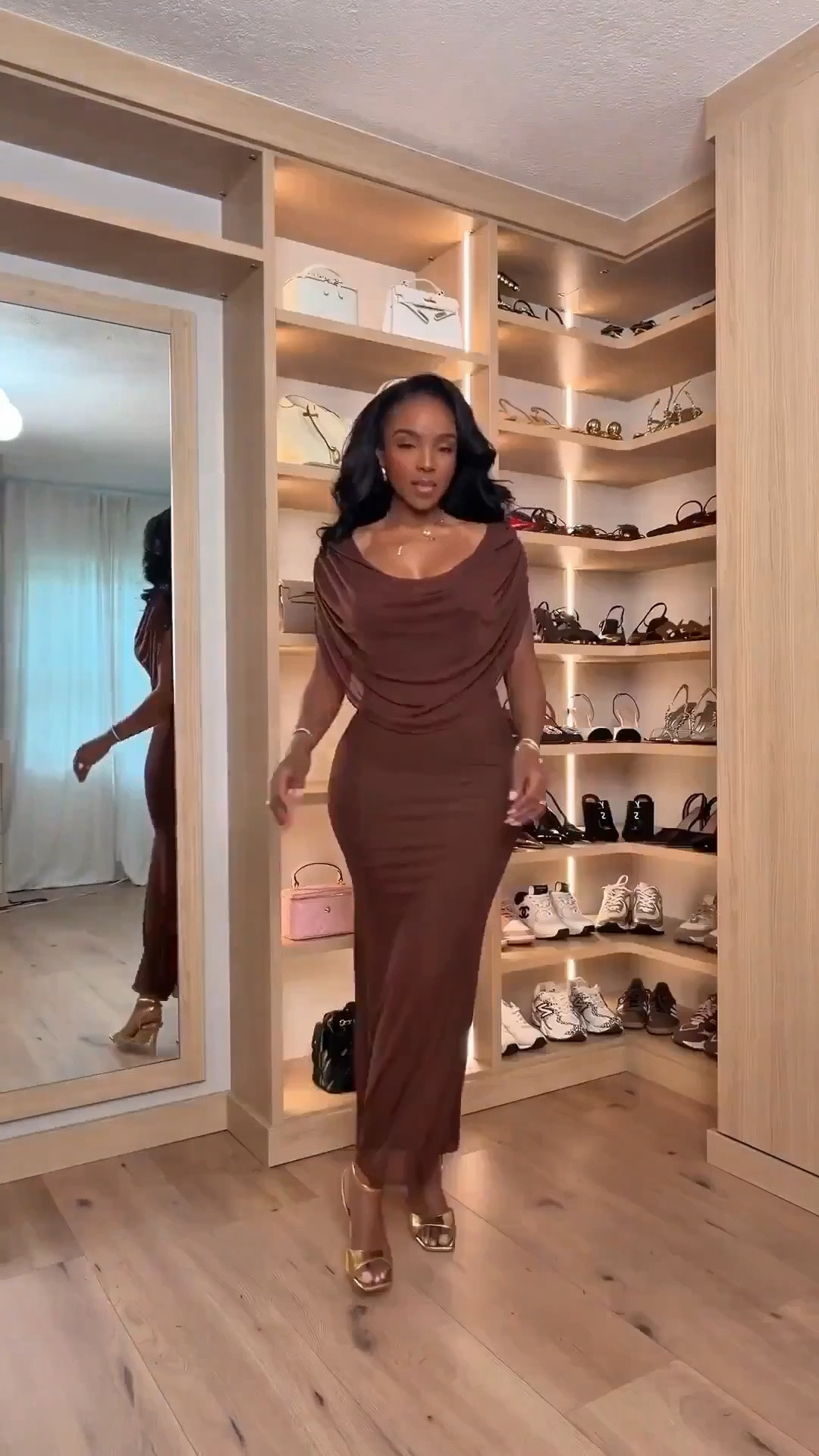 Scroll to shop! Fall date night outfit✨ Everything from this look is linked below. 👇🏽    

Wearing: Size Small | 5’4” | 140 lbs  

📲   Download the FREE LTK app & follow me (@kirasfashionfinds) to shop all my daily finds.

#LTKootd #LTKPetite #LTKU