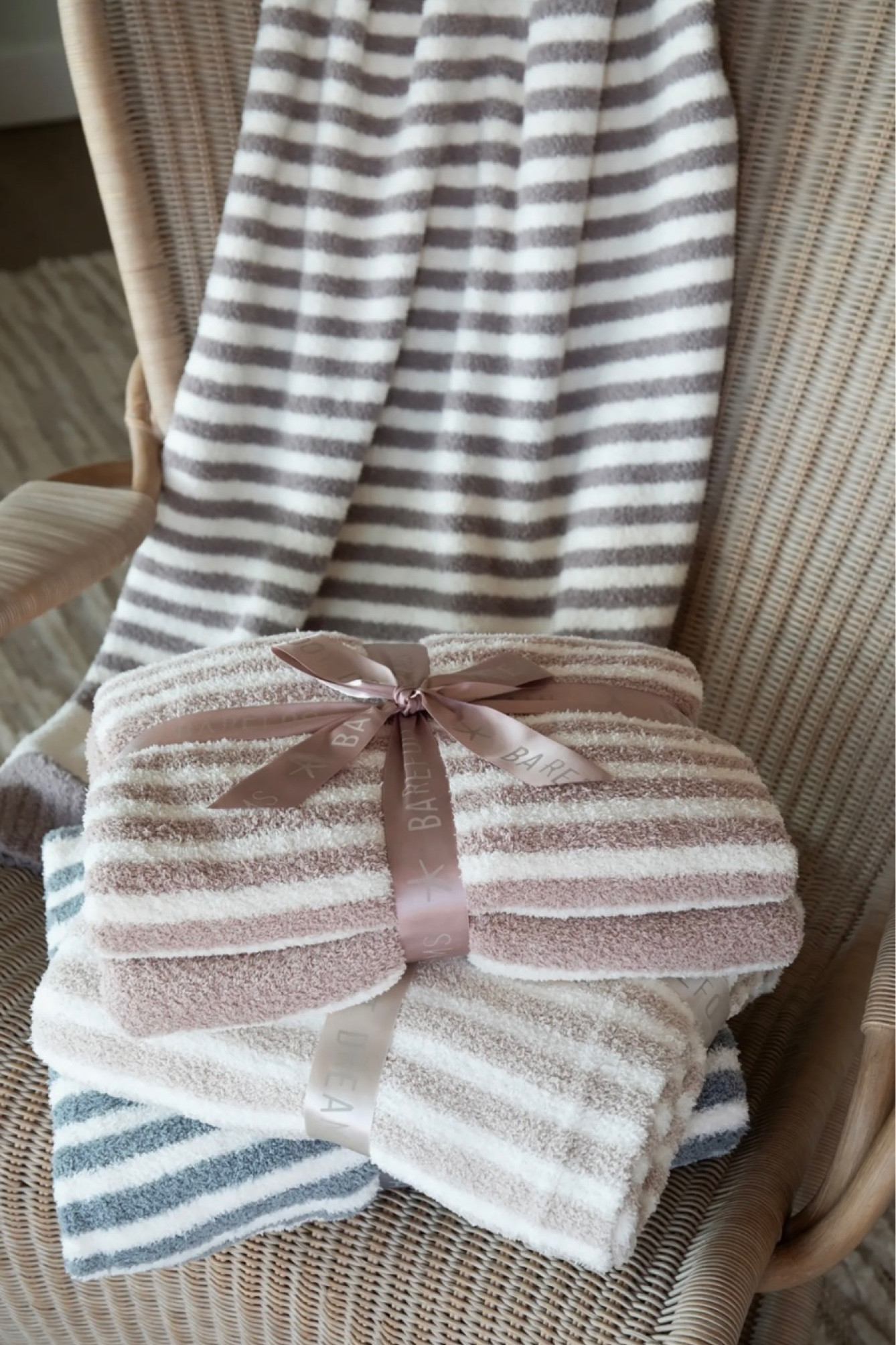 Best Christmas gift!!! On Sale! 

present mom sister dad brother boyfriend cousin niece kid children house warming office boss cozy warm cotton birthday Mother’s Day anniversary Barefoot Dreams blanket home sister in law clearance 

#LTKfindsunder100 #LTKGiftGuide #LTKsalealert