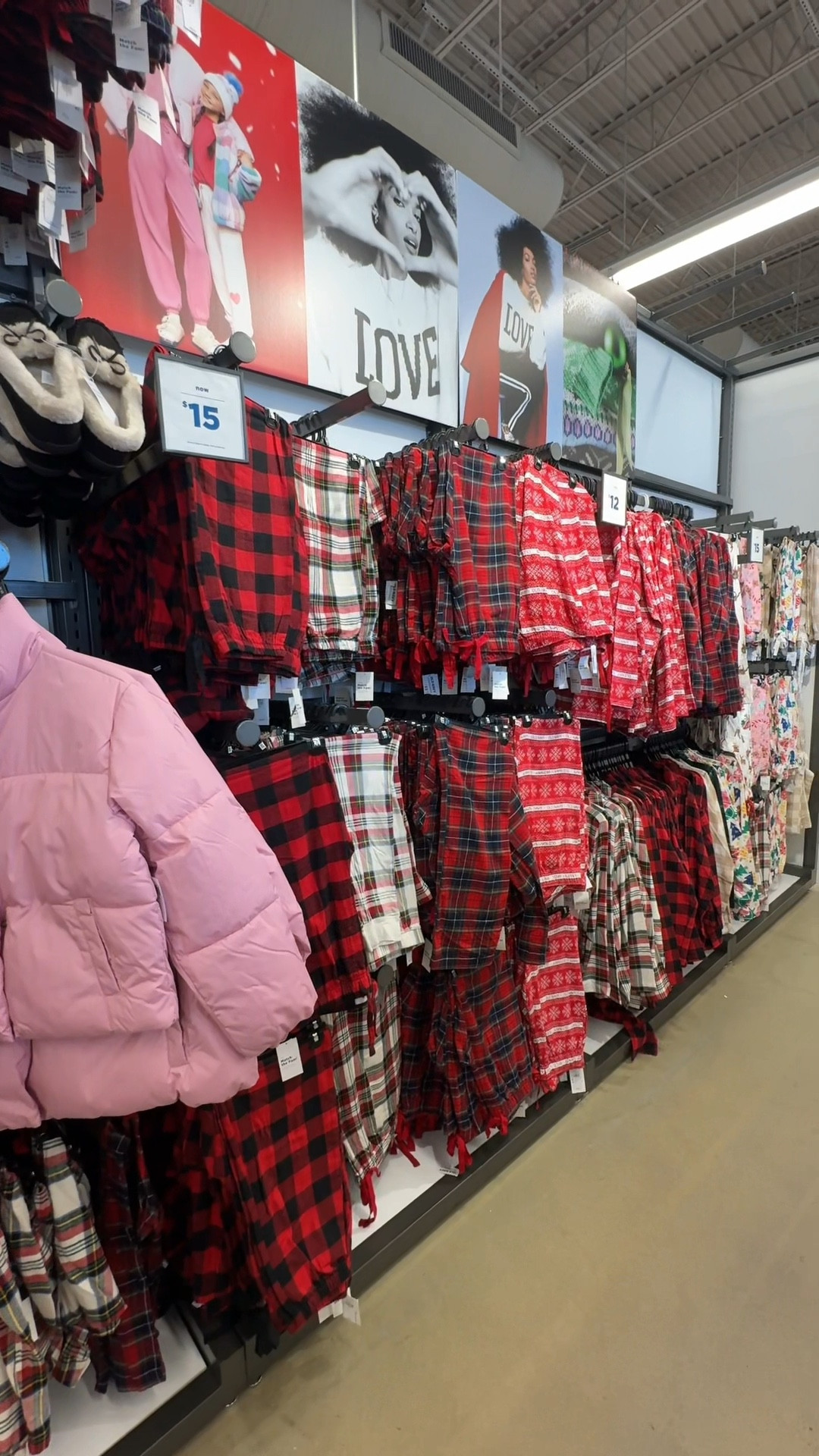 Sooo cheap!! They run small so size up <3


#LTKGiftGuide #LTKHoliday #LTKSeasonal
