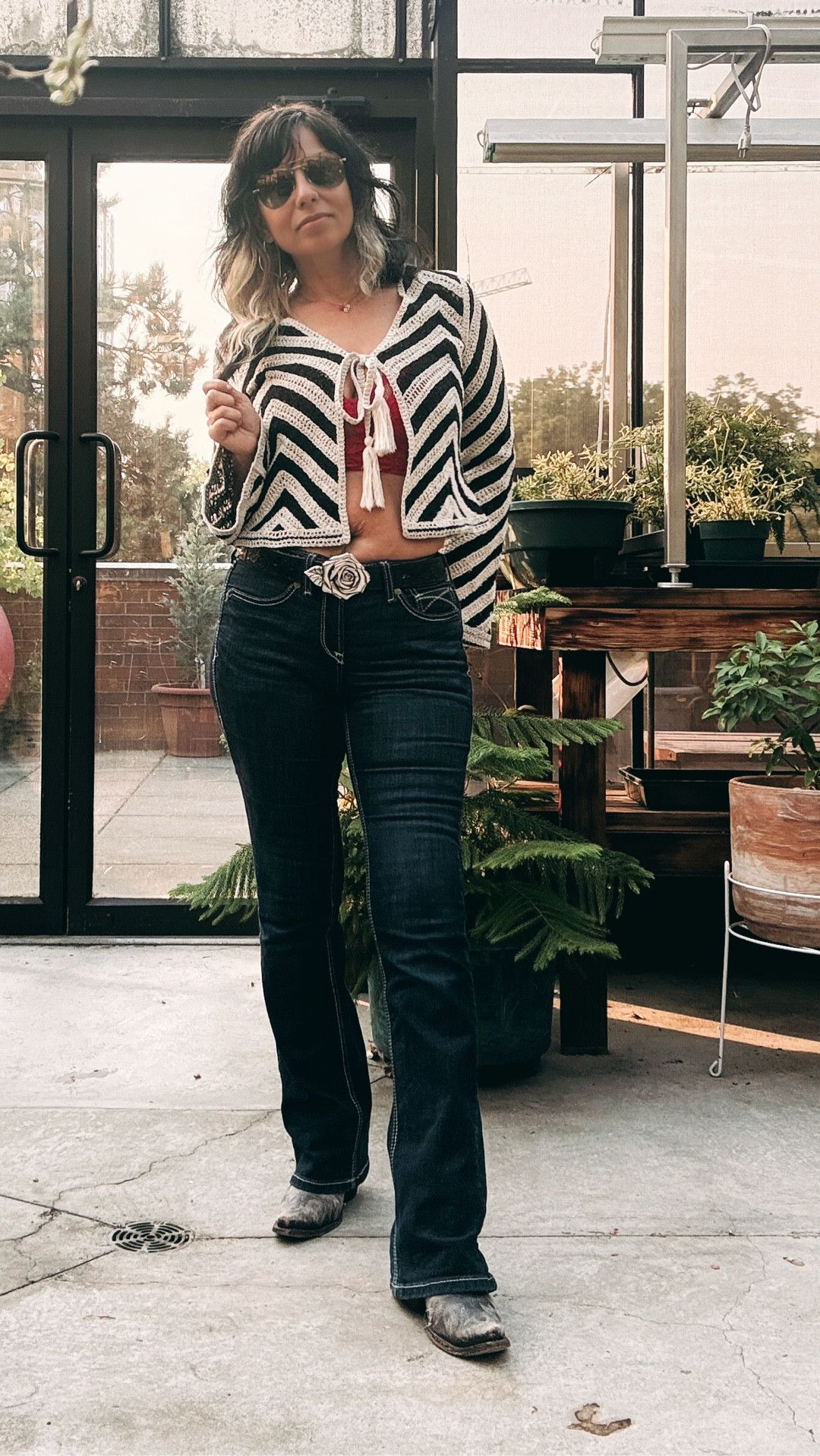 ☀️ When the sun’s out but the temps are playing tricks on you… layers are your best friend. Keep it classic and versatile with a chic bralette, cozy crochet cardigan, dark denim, and boots topped off with a rose buckle for just the right amount of edge.

Perfect for date night, running errands, a night out with the girls, or even a little dancing—you’ll be ready for it all. 🌹✨

#OOTD #LayeredLooks #ClassicWithAnEdge #LTKstyletip

#LTKcanada #LTKdatenight #LTKjeans