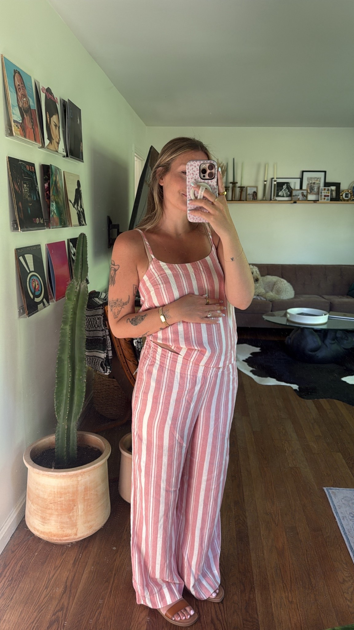 Non maternity linen set 
Pants: tts small
Top: sized up to a medium to make room for lumps and bumps to grow 
