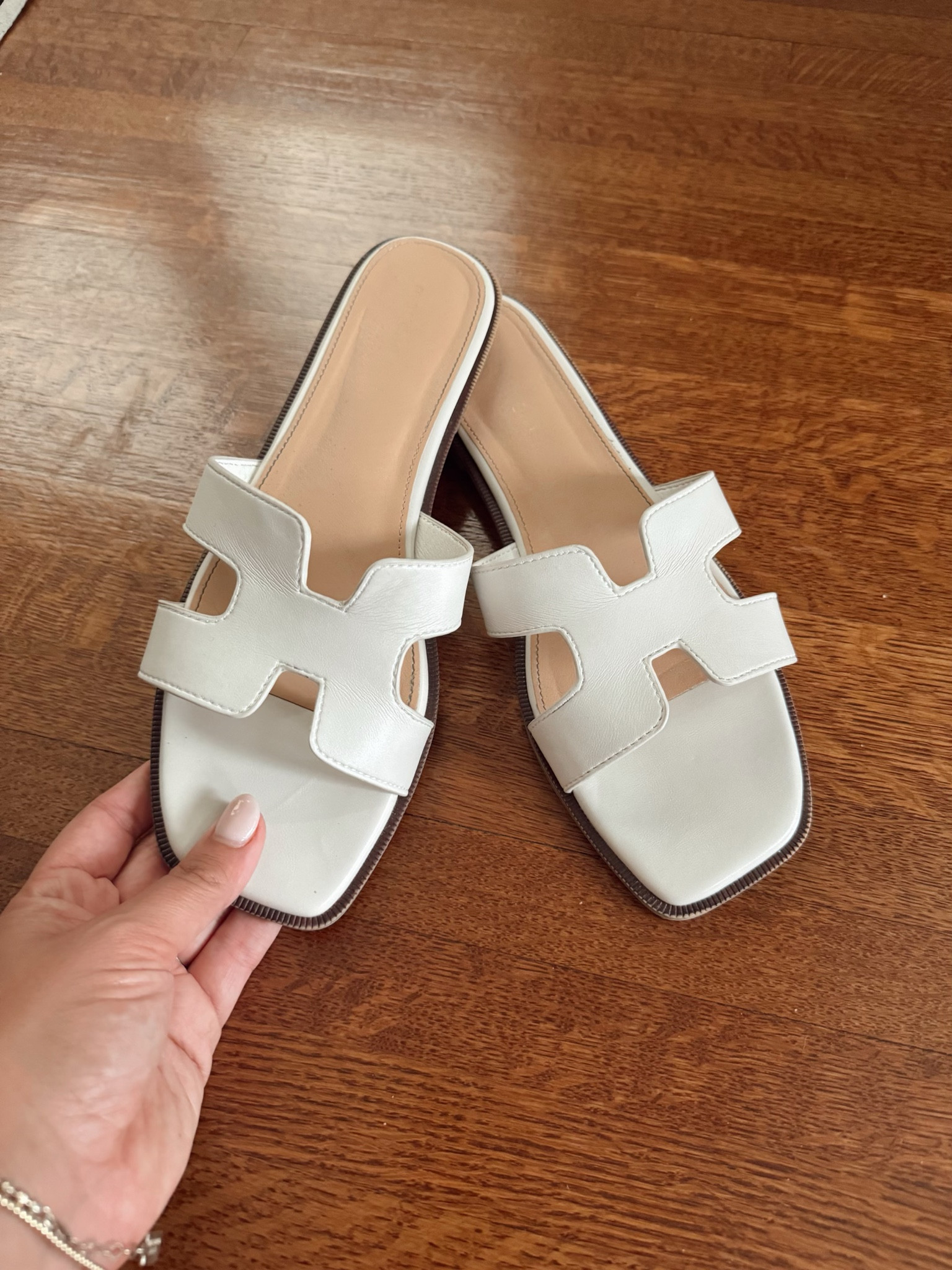 These sandals are so comfortable! Loving this designer-inspired look for under $50! 

#LTKFindsUnder50 #LTKShoeCrush #LTKStyleTip