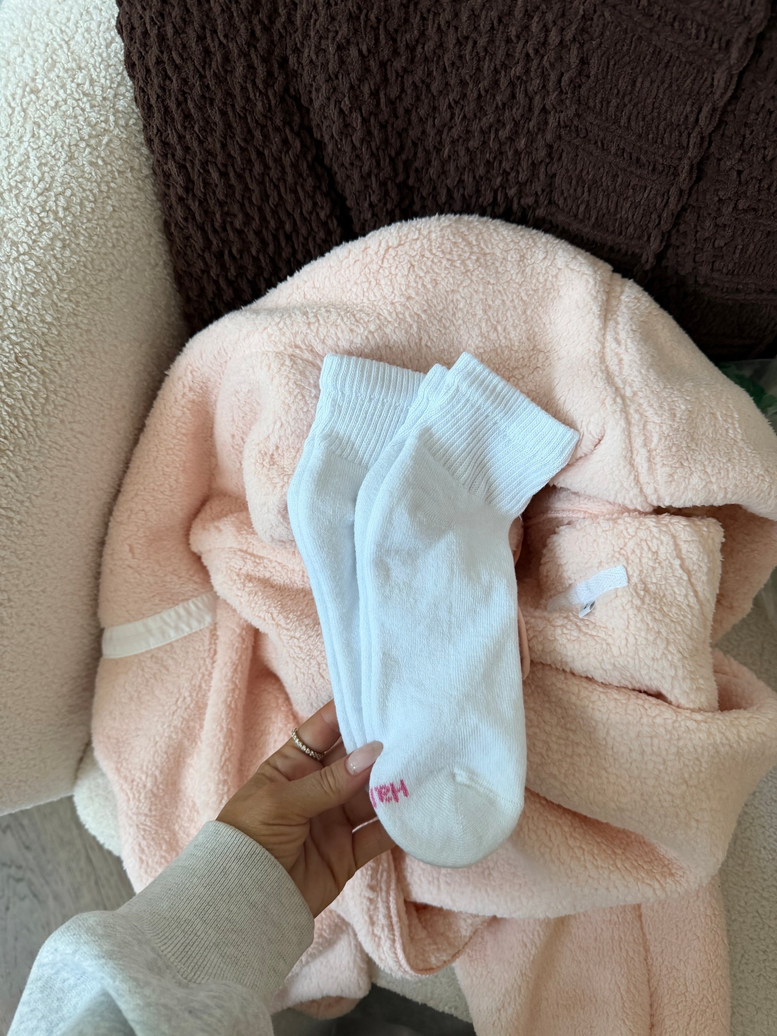 My go to socks! This is also the cutest light pink sherpa pullover 💕

#LTKValentine #LTKSeasonal #LTKootd