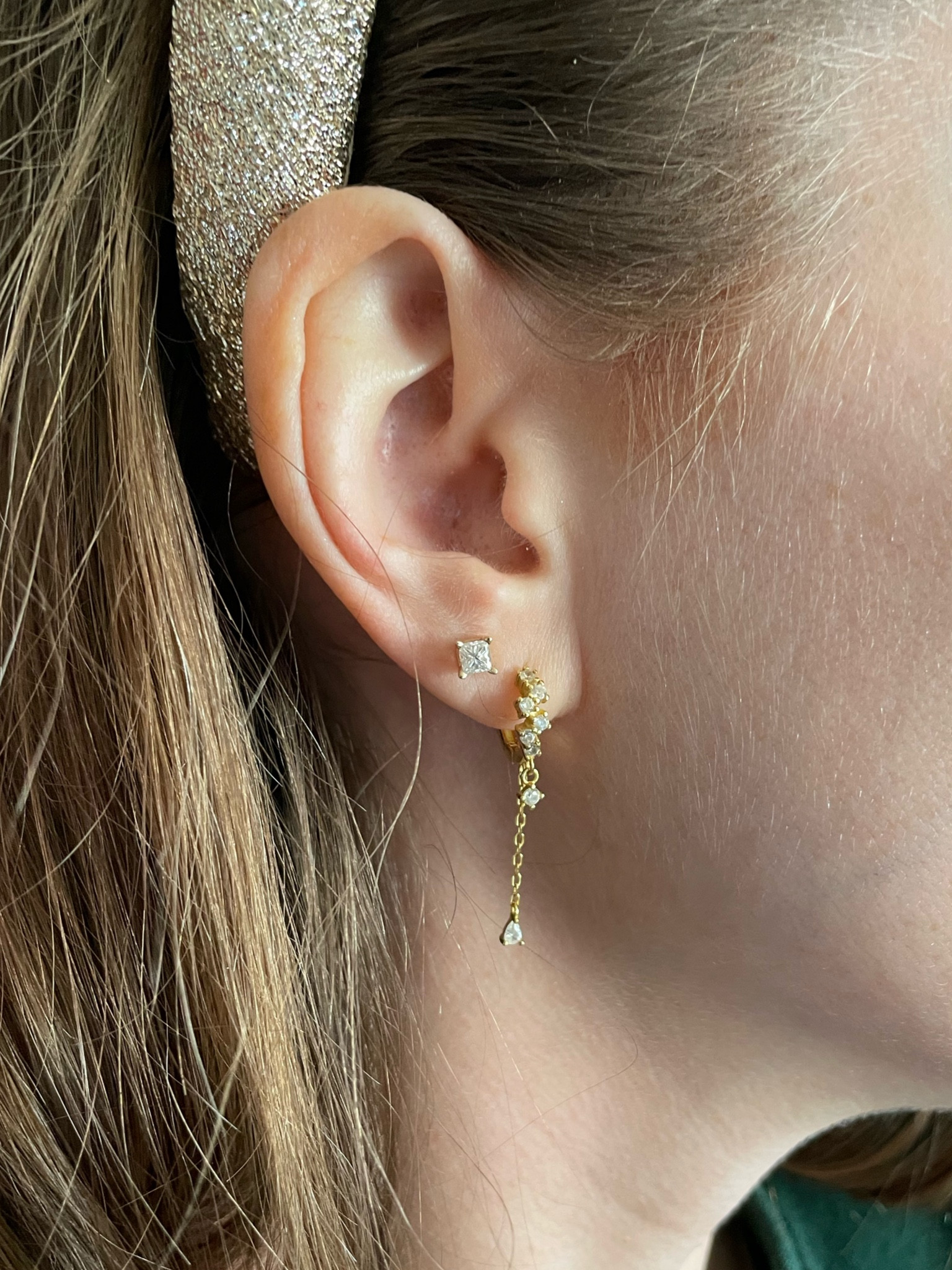 LOVE these sparkly huggie drop earrings, under $20 but look like Maria Tash! 
.
Amazon finds 

#LTKStyleTip #LTKSeasonal #LTKFindsUnder50