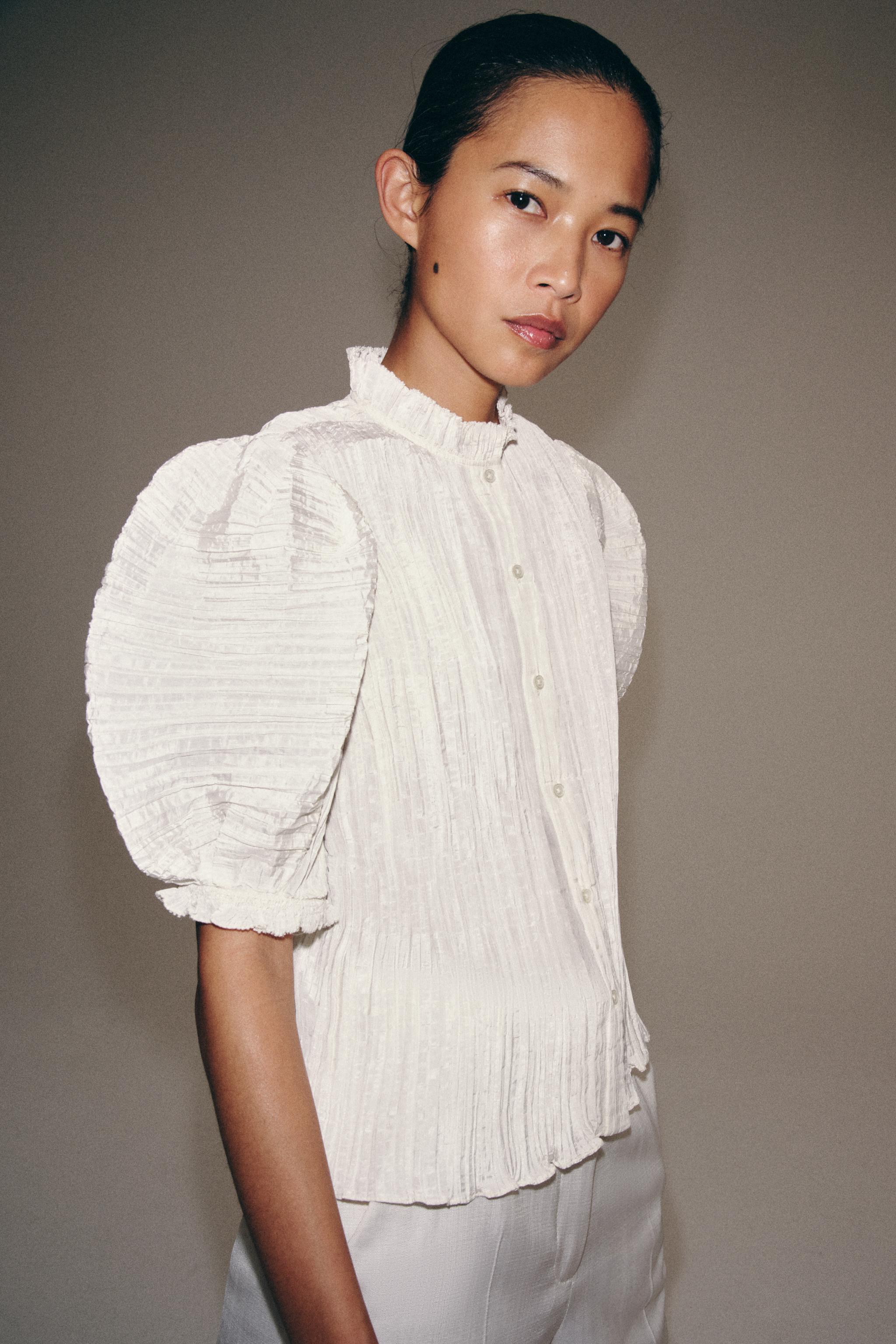 BLOUSE À RAYURES MANCHES BOUFFANTES ET NŒUD | Zara FR