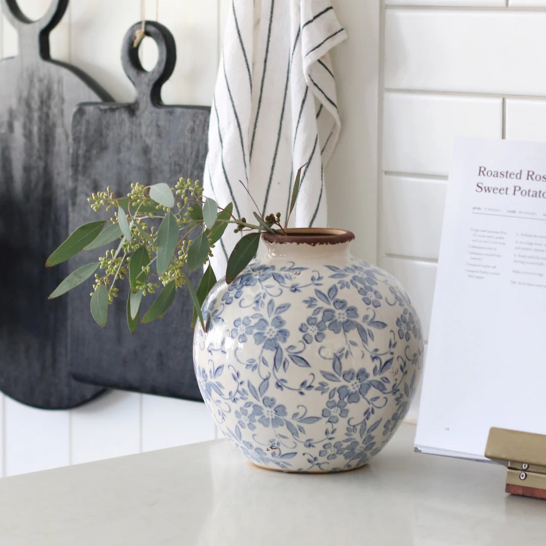 Laurelynn Vase | Pepper + Vetiver