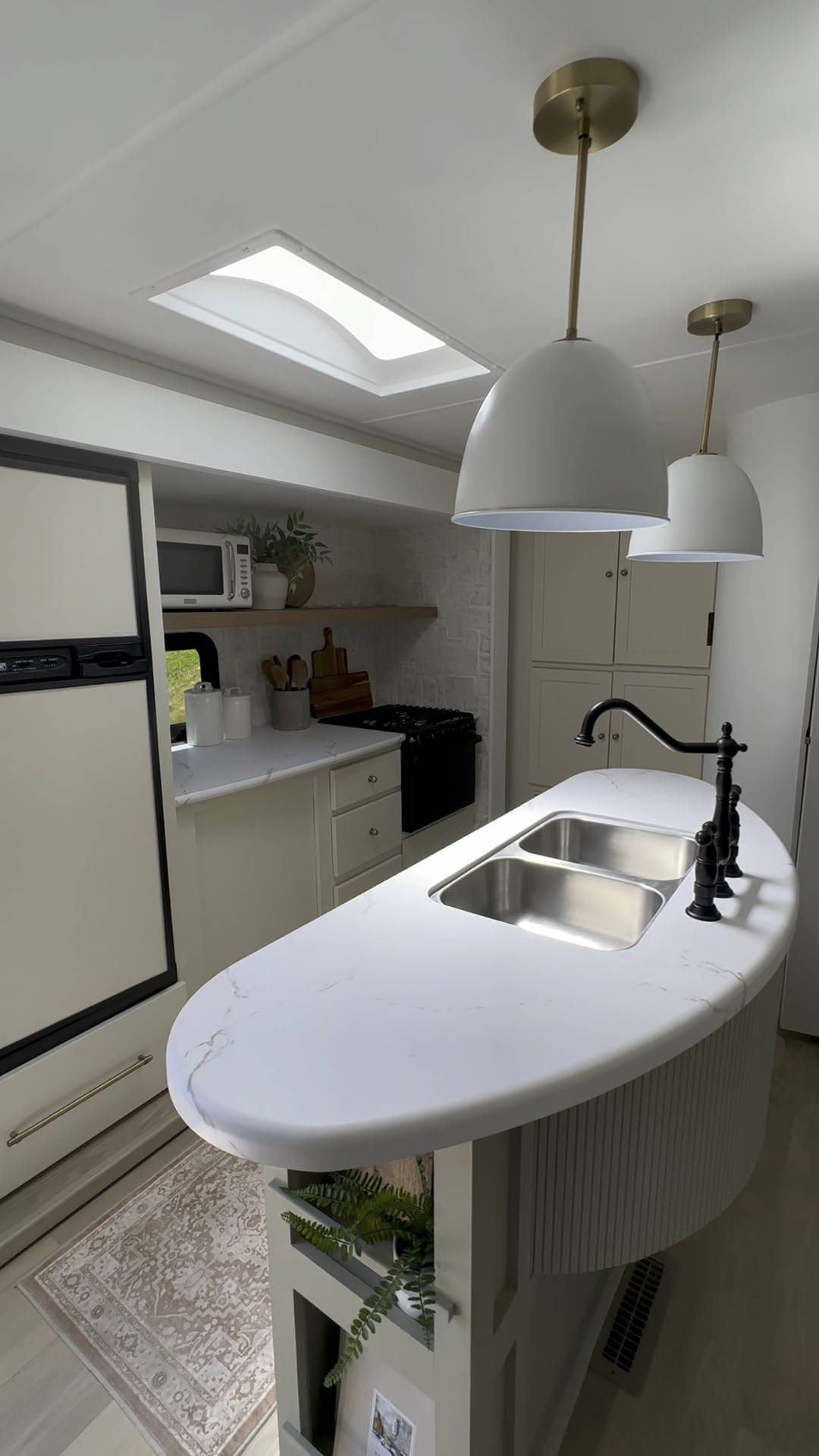 Travel trailer links! 

Travel trailer kitchen, rv renovation, rv kitchen, rv reno, rv remodel, trailer ideas, travel trailer, home on wheels, kitchen remodel 

#LTKHome