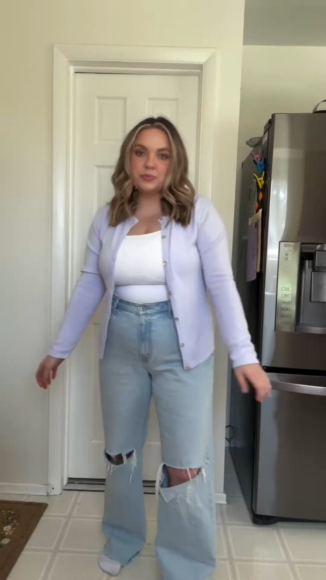 Found this Cutie vintage Eddie Bauer cardigan at the Goodwill a few weeks ago! The Periwinkle is the perfect shade for spring. Paired it back to my new fav Abercrombie high rise 90s relaxed jeans. Normally I’m snagging up clothes for the girls, but I’ve found quite a few things for myself lately. 💃💃💃

I’ve been having lots of fun mixing in my thrift finds to my regular wardrobe. What’s your favorite thing to thrift?!