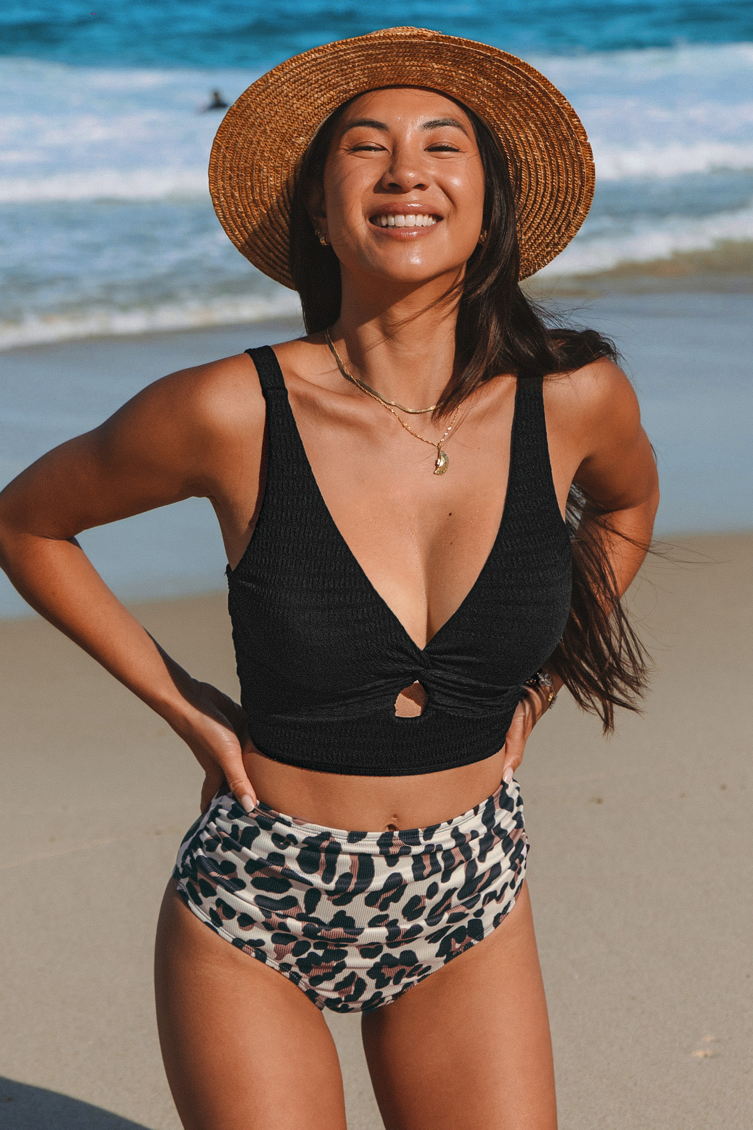 Black Twist Keyhole Bikini Top & Leopard Bottoms Set | Cupshe US