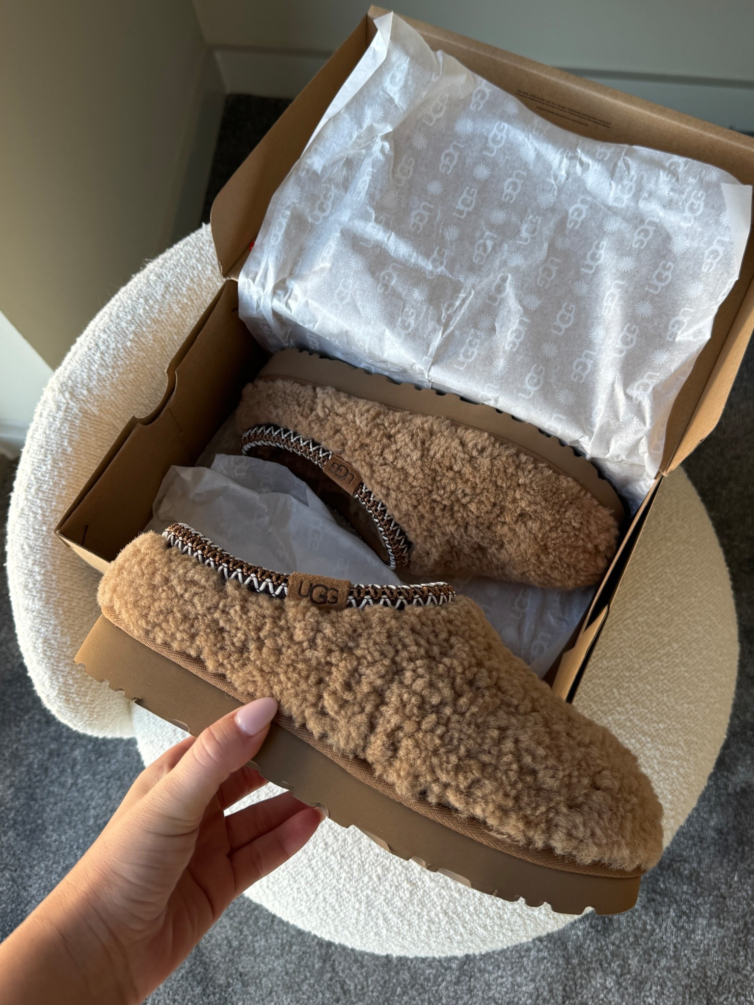 New Ugg slippers - the comfiest, cosiest slippers I’ve ever owned! 🐻🤎

Uggs, Ugg Tasman, Ugg slippers

#LTKautumn #LTKshoes #LTKuk