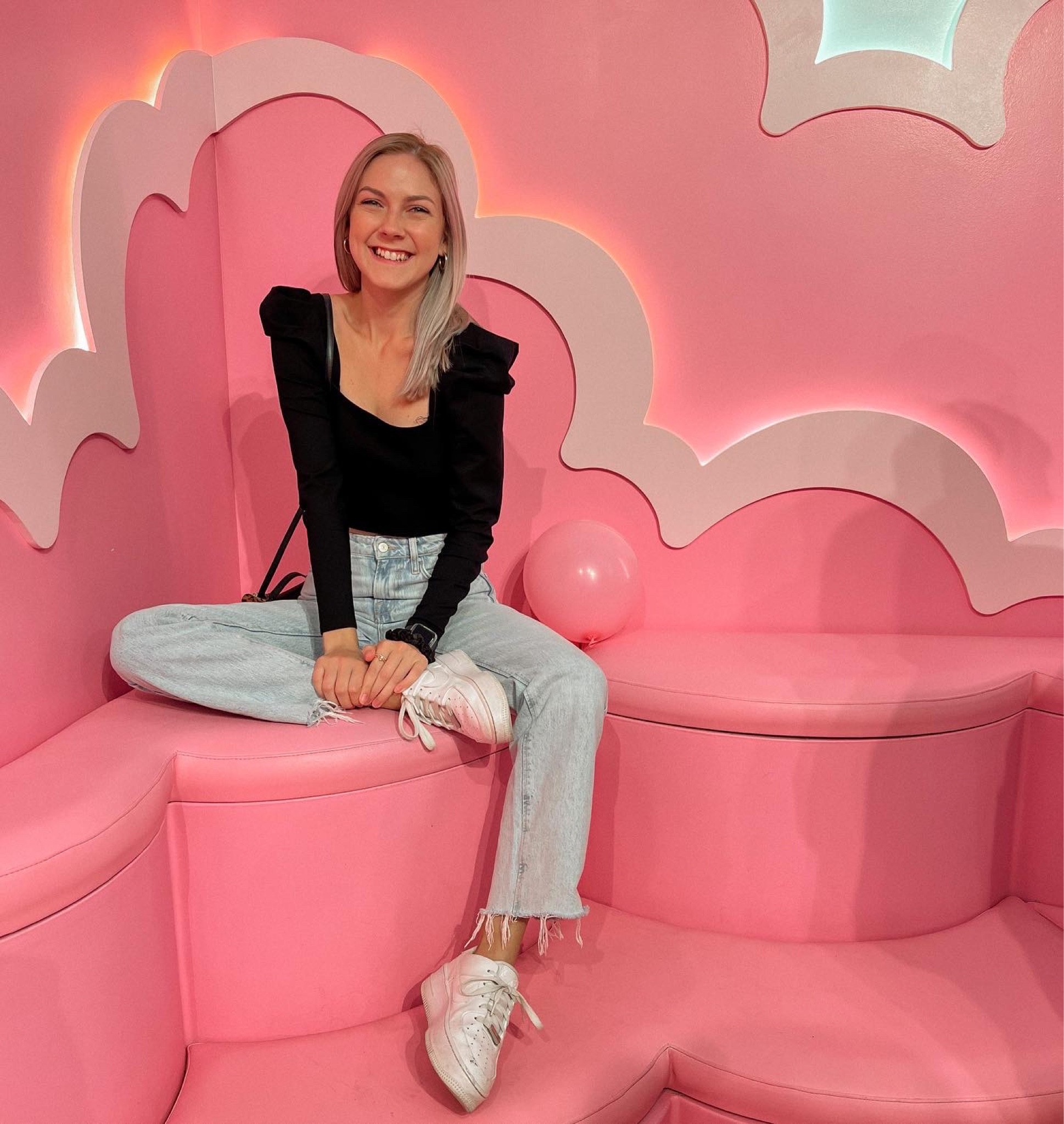 One of the cutest places on my trip to Chicago-the Museum of Ice Cream! Definitely recommend a neutral outfit so you don’t blend in!

#LTKSeasonal #LTKtravel