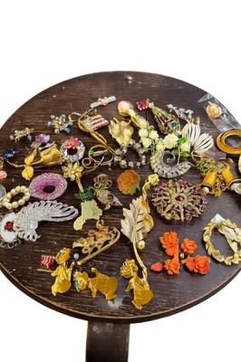 Vintage Costume Jewelry Brooch Lot 45+ Pins Rhinestone Floral Animal Holiday | eBay | eBay US