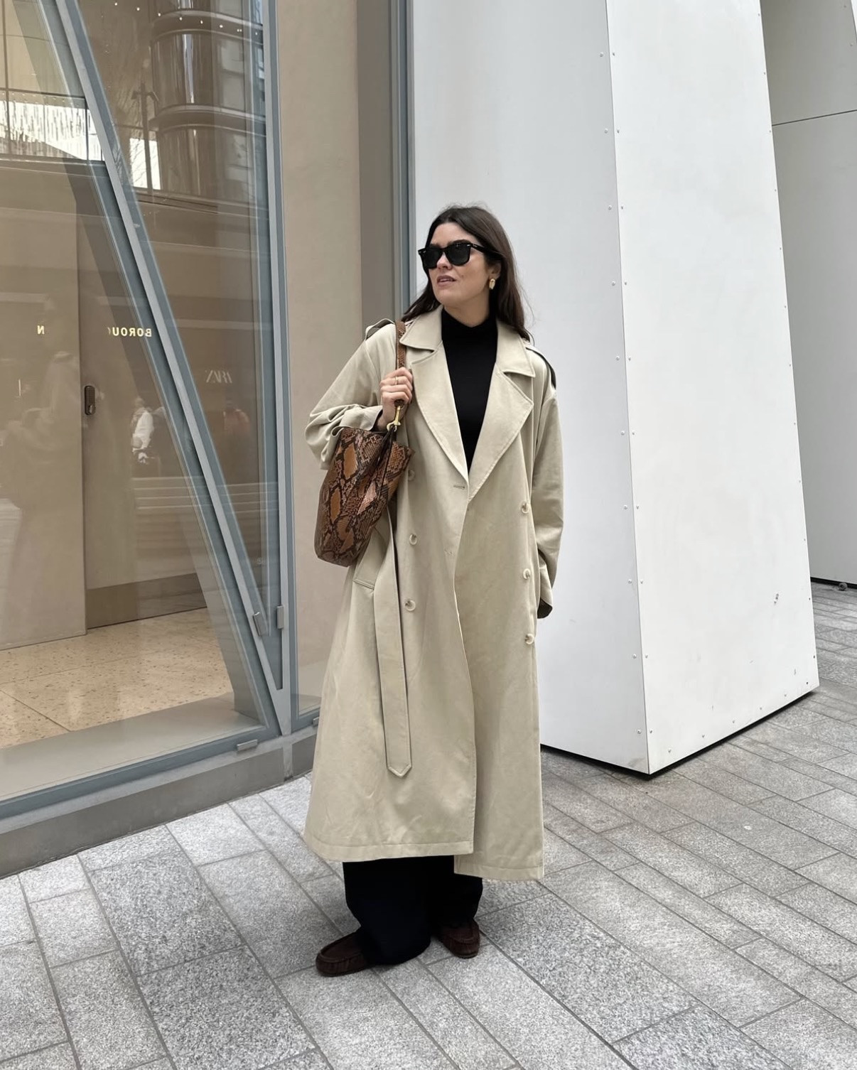 2025 in outfits. My favourite Rue Sophie trench coat styled with monochrome all black base layer including Uniqlo Heattech thermals but making them chic 

 

#LTKwinter #LTKstyletip