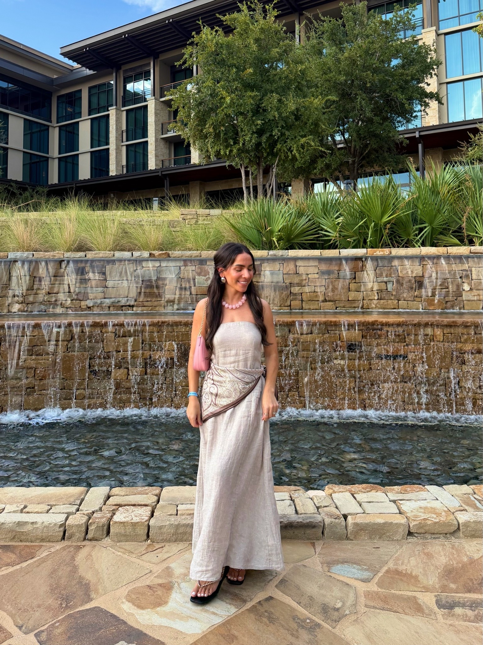 Size XS in this European linen dress - it’s so comfortable and lightweight!

#LTKCon #LTKootd