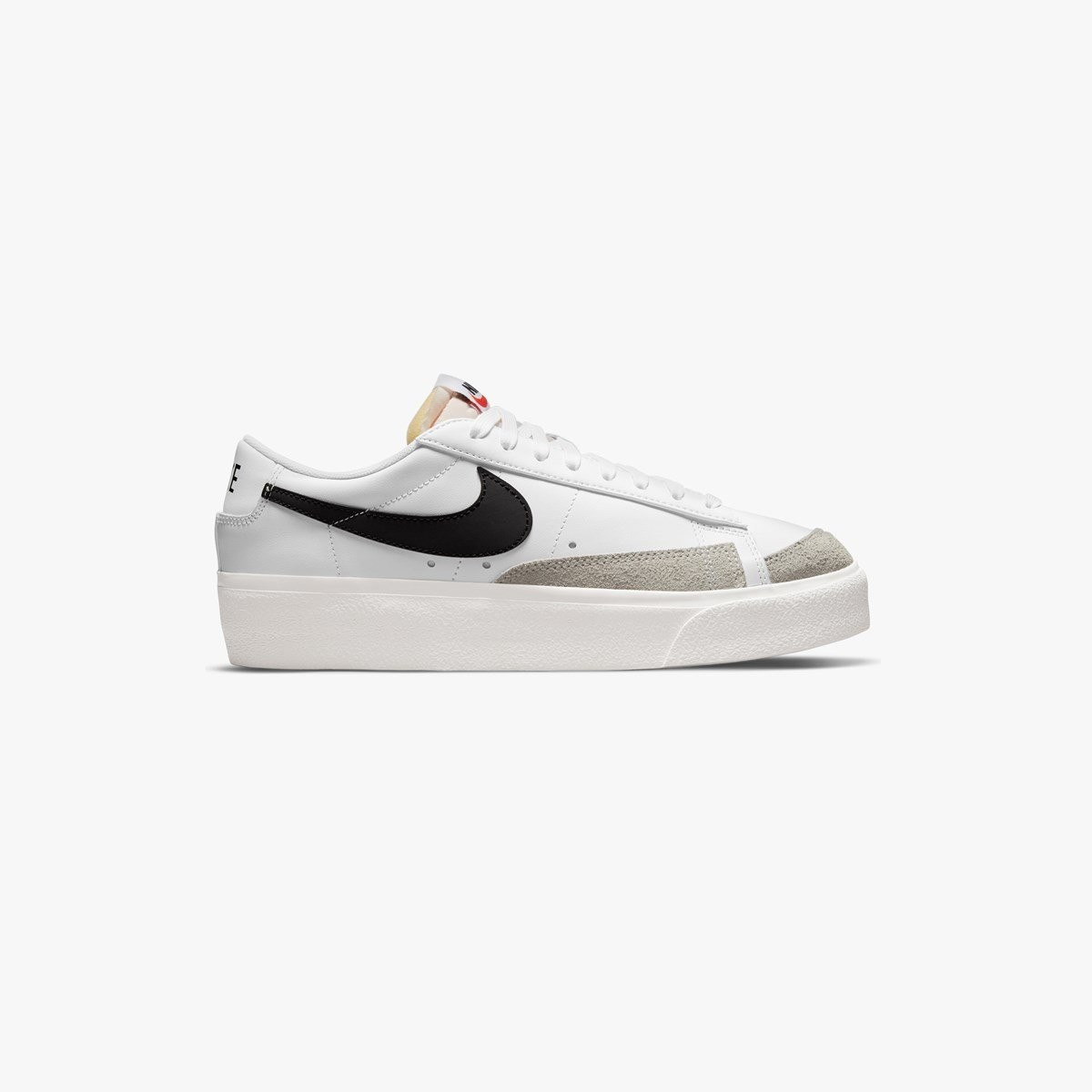 Nike Wmns Blazer Low Platform - Dj0292-101 - SNS | Sneakersnstuff