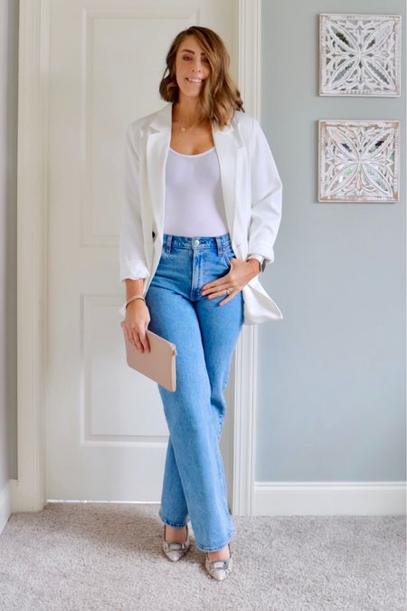 Check out this lighter professional and casual outfit for work or play!

White blazer, oversized blazer, white bodysuit, Apple Watch, Abercrombie denim, Abercrombie jeans, Spring trends, new denim, work outfit, snake skin heels, wristlet, pointed toe heels, tall women fashion, tall girl fashion, tall jeans for women

Blazer - large
Bodysuit - medium 
Denim - 29 long
Shoes - 11

#LTKmidsize #LTKstyletip #LTKSpringSale