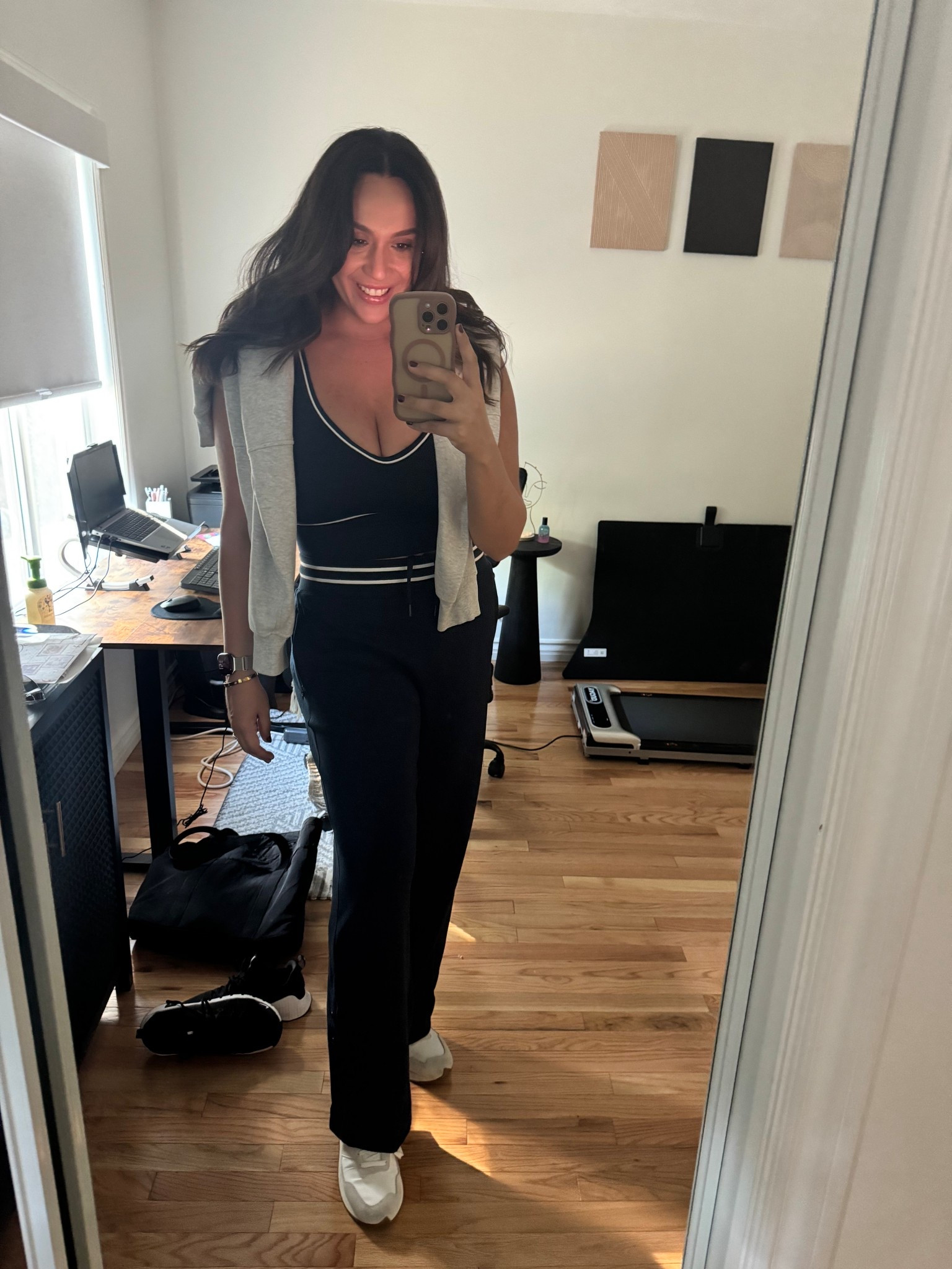 Fall sports, fall sports mom, set, navy set, navy pants set, Nordstrom rack, sports bra, Lululemon, scuba, scuba half zip sweater, grey sweater, track pants, new balance 

#LTKSeasonal #LTKActive