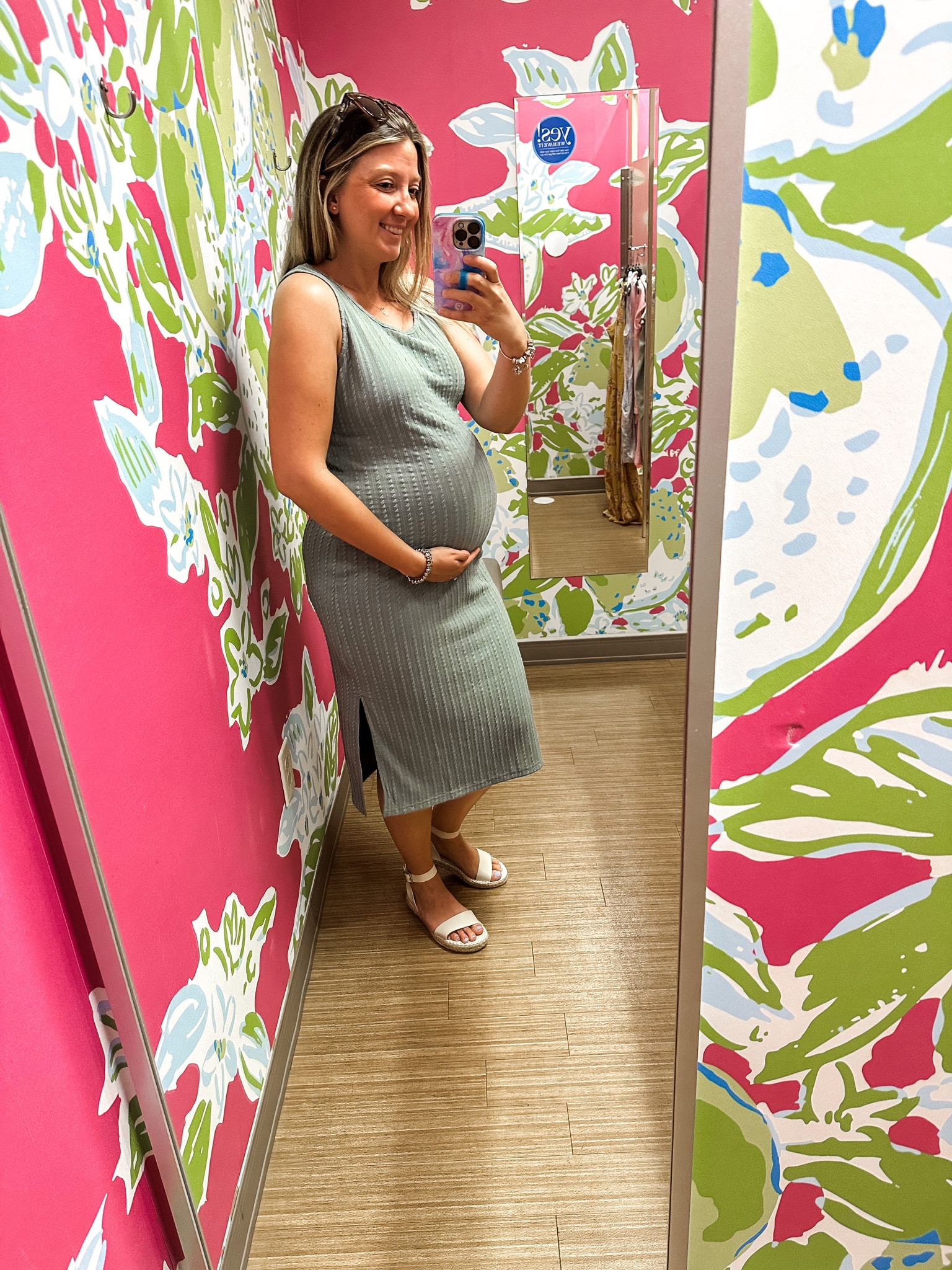 Terrible lighting, perfect dress.

Amazon dress
Amazon find
Spring dress
Summer dress 
Bump friendly
Ribbed dress
Midi
Date night
Vacation look
Travel outfit
Vacation style
Amazon fashion 


#LTKSeasonal #LTKunder50 #LTKtravel