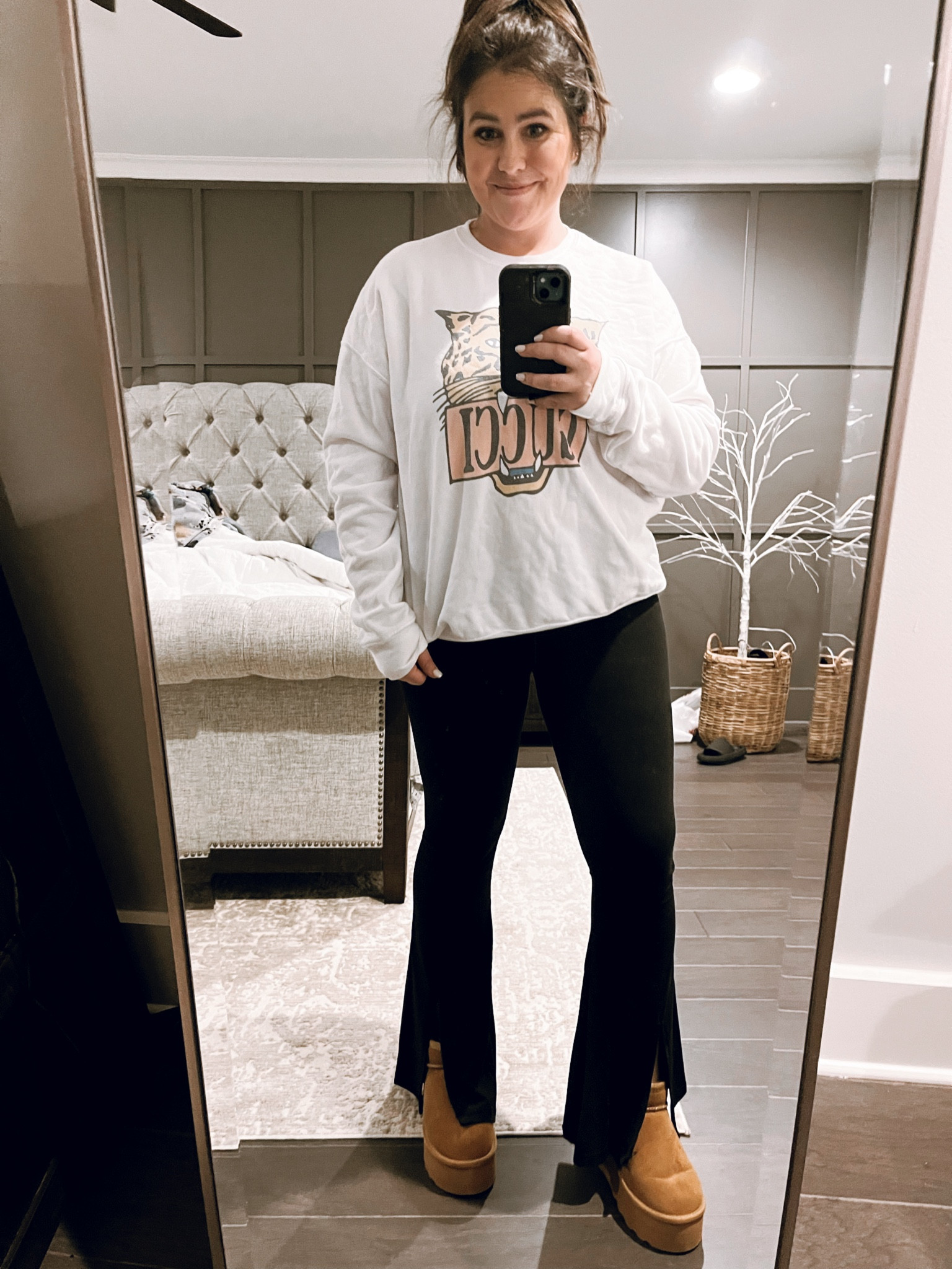 Aerie Slit flare leggings and Amazon platform ugg lookalikes!! 

#LTKshoecrush #LTKSeasonal #LTKFind