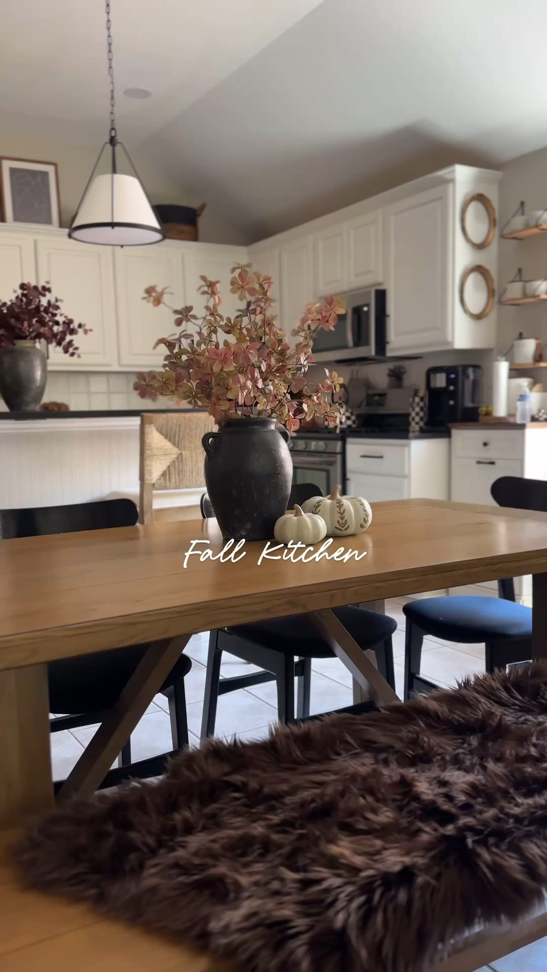 🍂Fall Kitchen

My kitchen’s in her cozy girl era. 🤎💁🏻‍♀️
This kitchen is looking gourd-geous 🎃
and I’m fall-ing in love with this view every day. 🍂🤎

Fall kitchen, Fall Kitchen Decor, Autumn Decor, Autumn Vibes, Kitchen Inspo, White Kitchen, Neutral Home, Modern Kitchen Design

#LTKStyleTip #LTKSeasonal #LTKHome