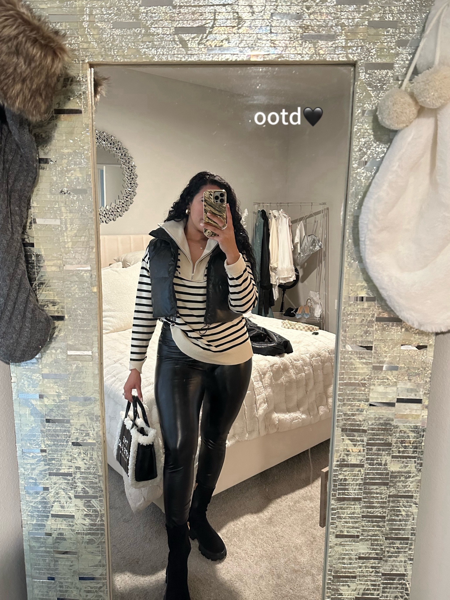 Sunday ootd🫶🏽

Wearing a medium in all! 

Puffer vest 
Leather leggings 
Marc Jacob’s tote bag
Running errands outfit 
Causal style
Neutral style 


#LTKstyletip #LTKSeasonal