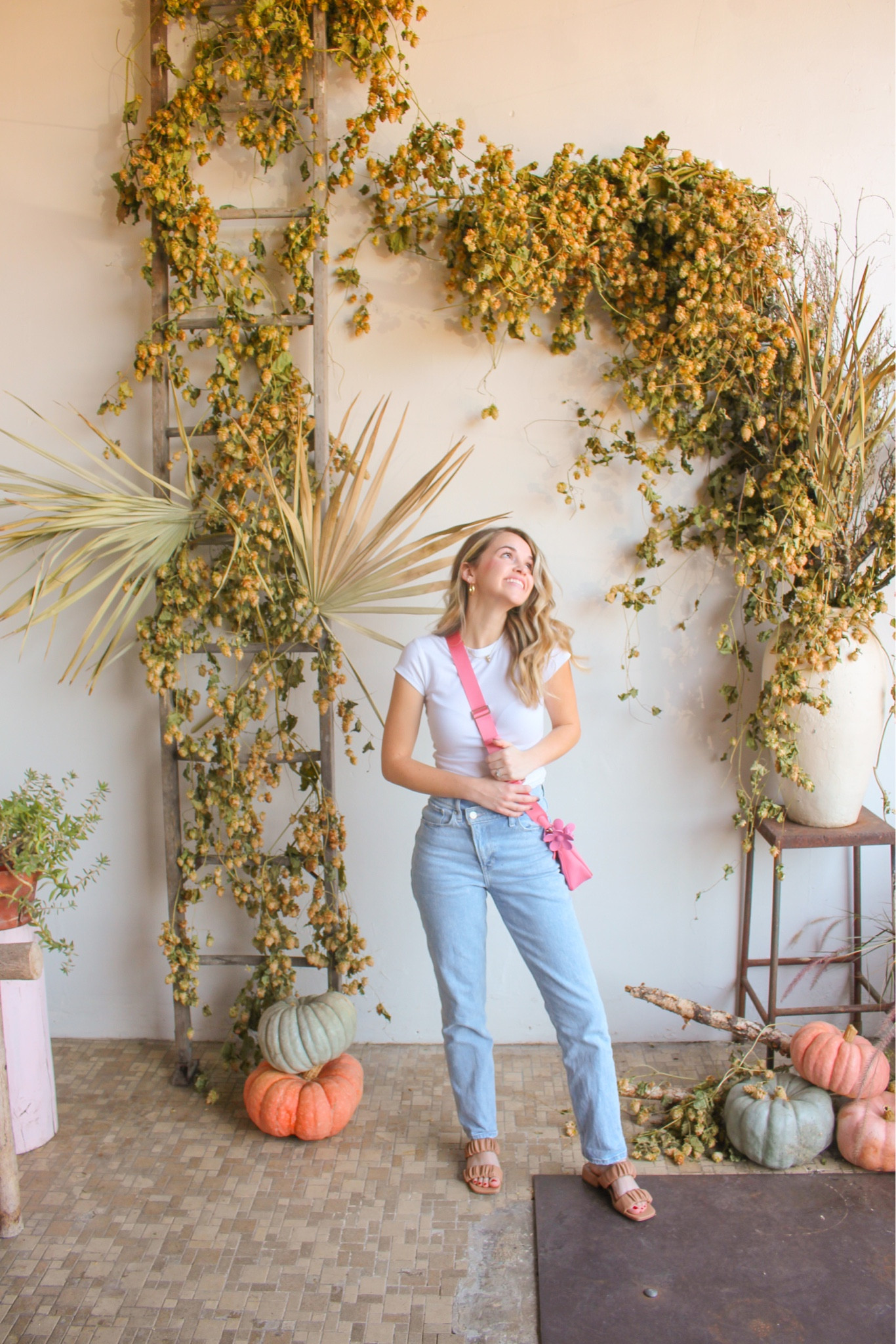 A favorite casual fall fit🫶🏼 Abercrombie jeans + casual white tee + Kate Spade purse💕

#LTKunder100 #LTKstyletip #LTKSeasonal