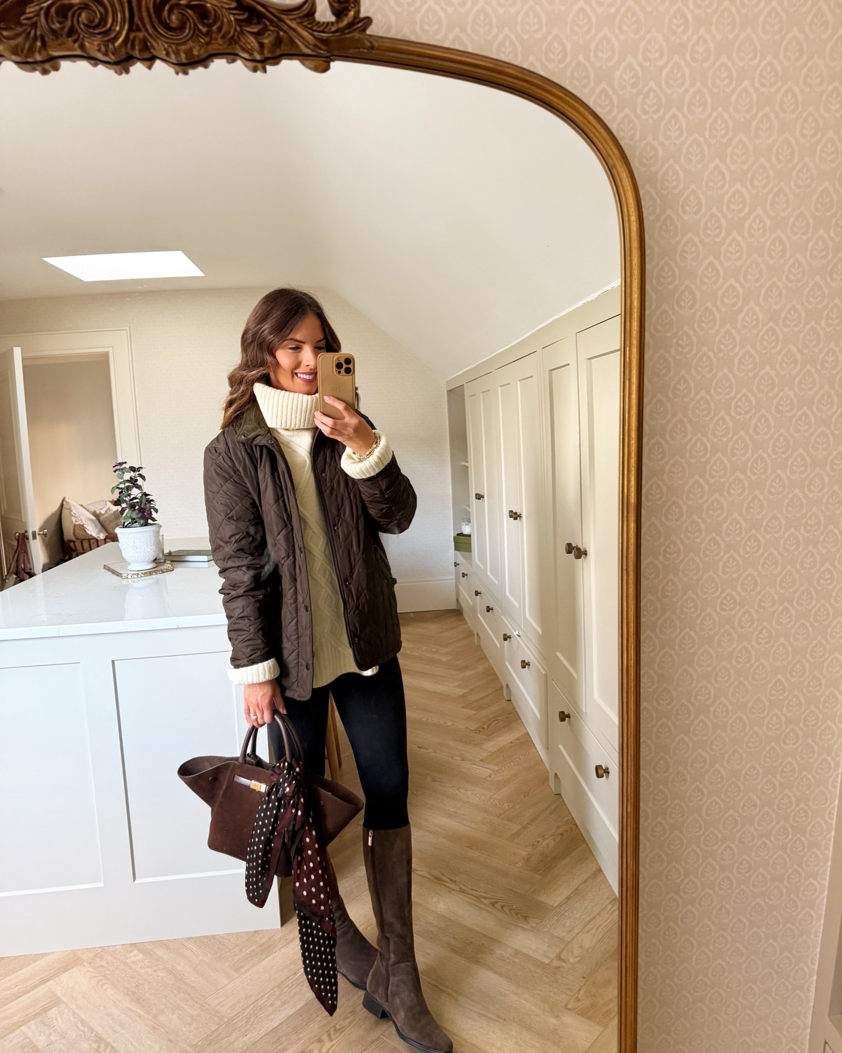 Leggings and a big jumper. Basic but feel good! 🤎 

#LTKeurope #LTKwinter #LTKuk